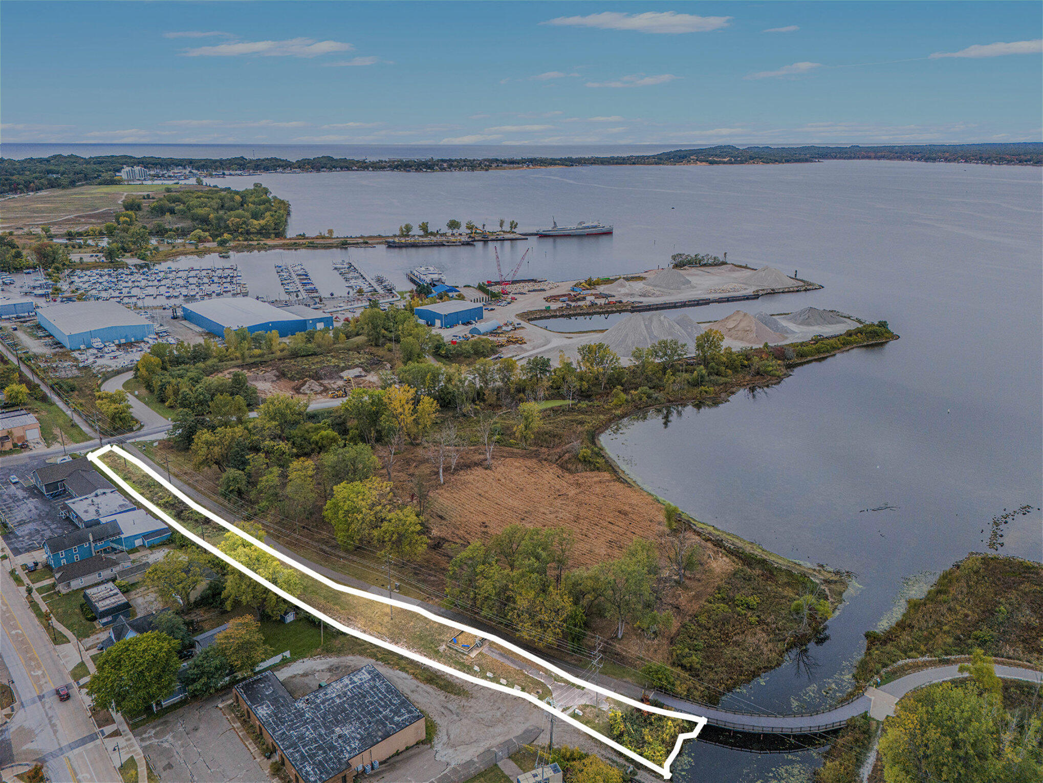 1794 Lakeshore Drive Muskegon MI 49441