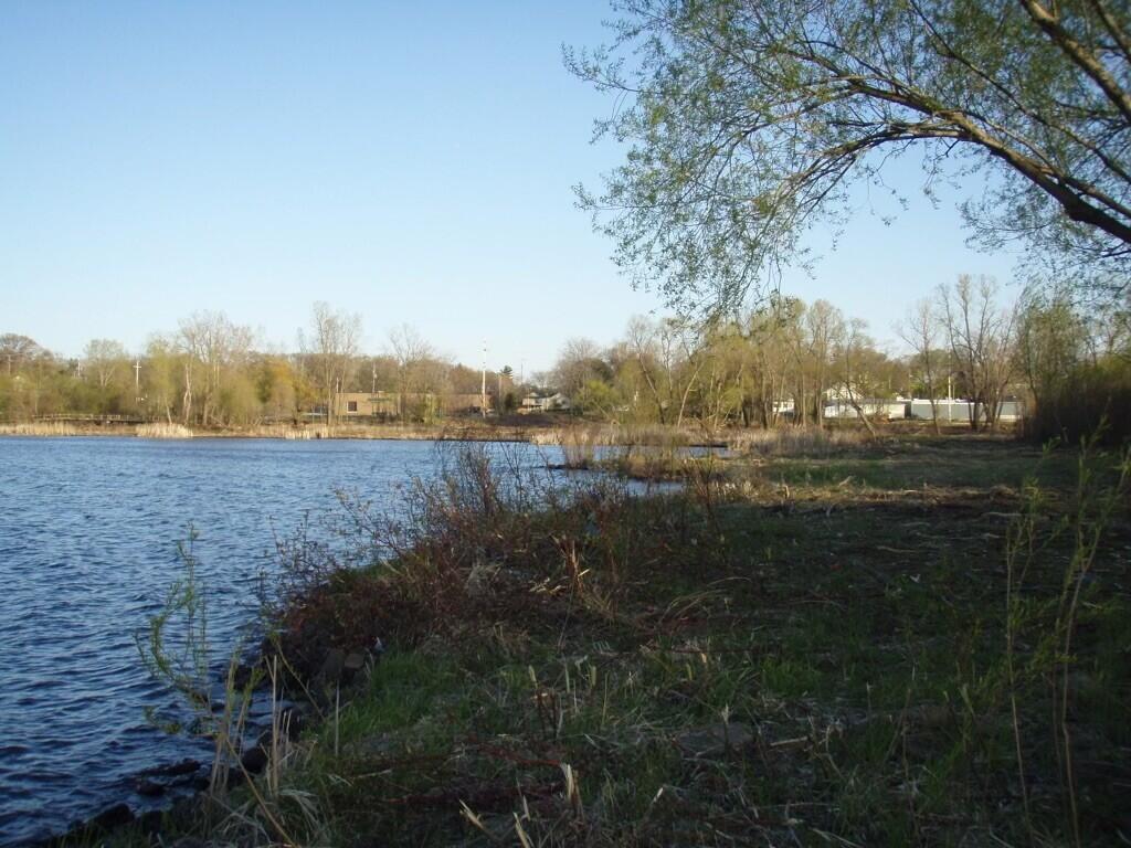 1794 Lakeshore Drive Muskegon MI 49441