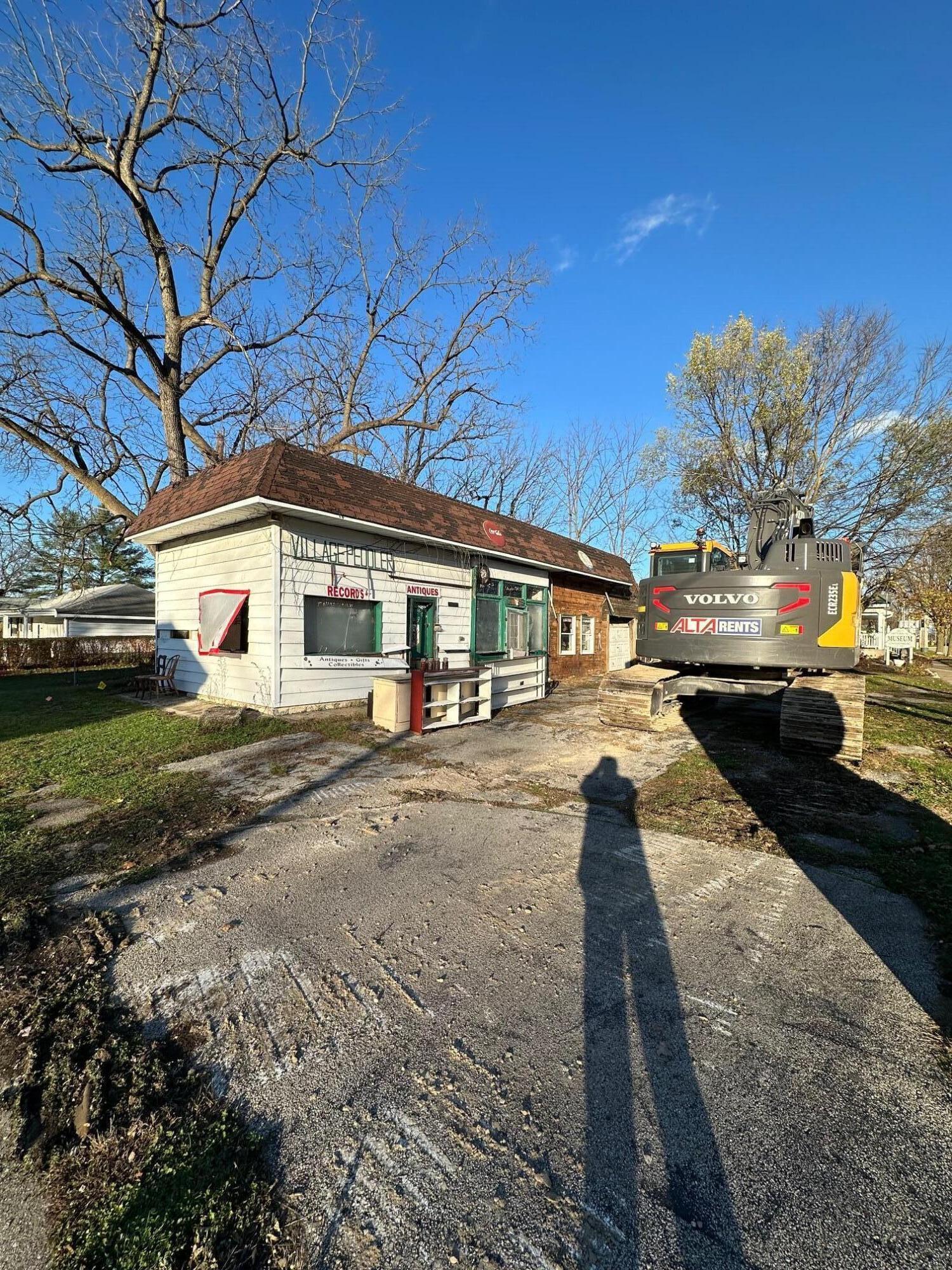 26828 W Main Street Edwardsburg MI 49112