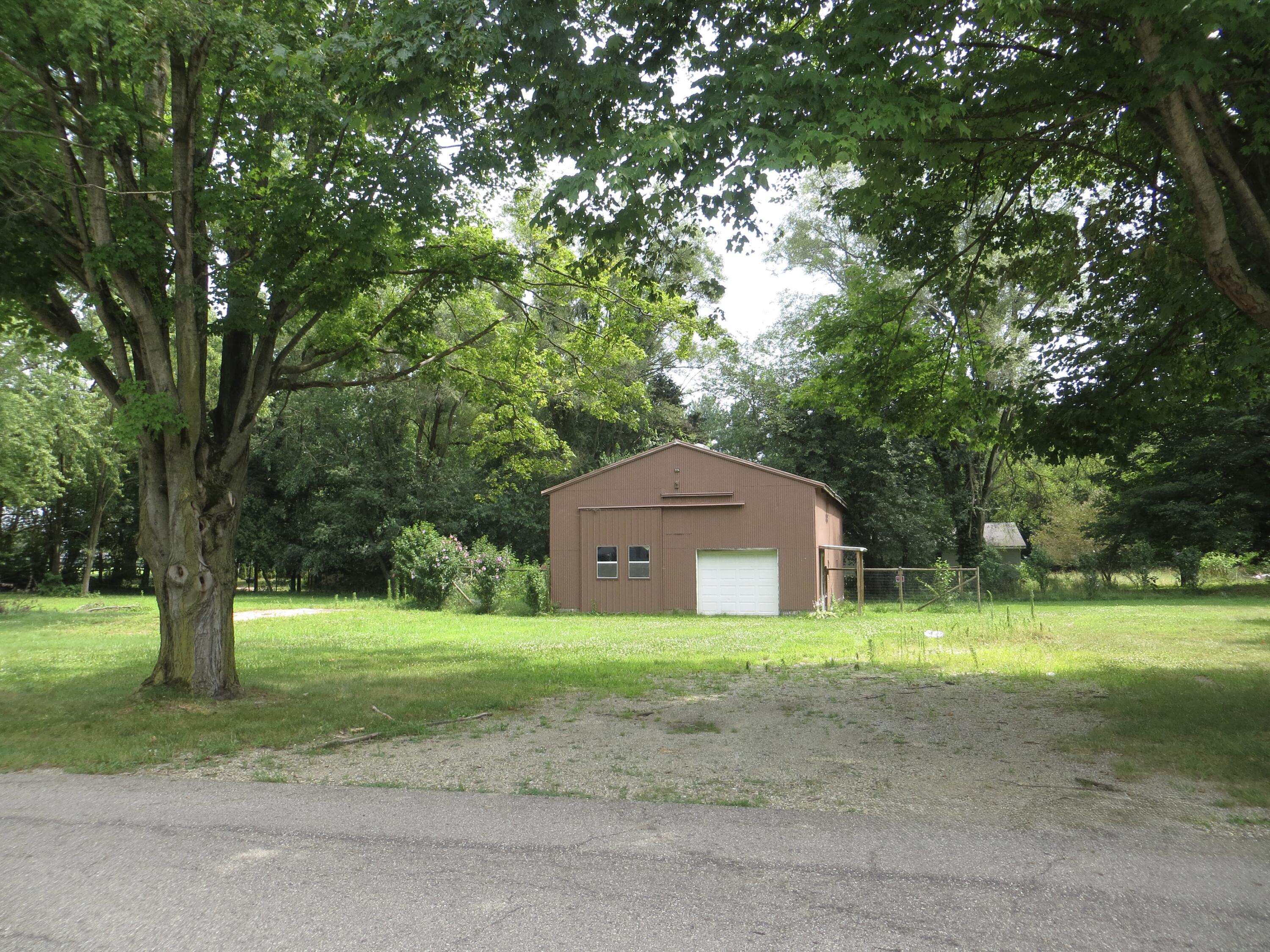 25035 Maple Street Edwardsburg MI 49112