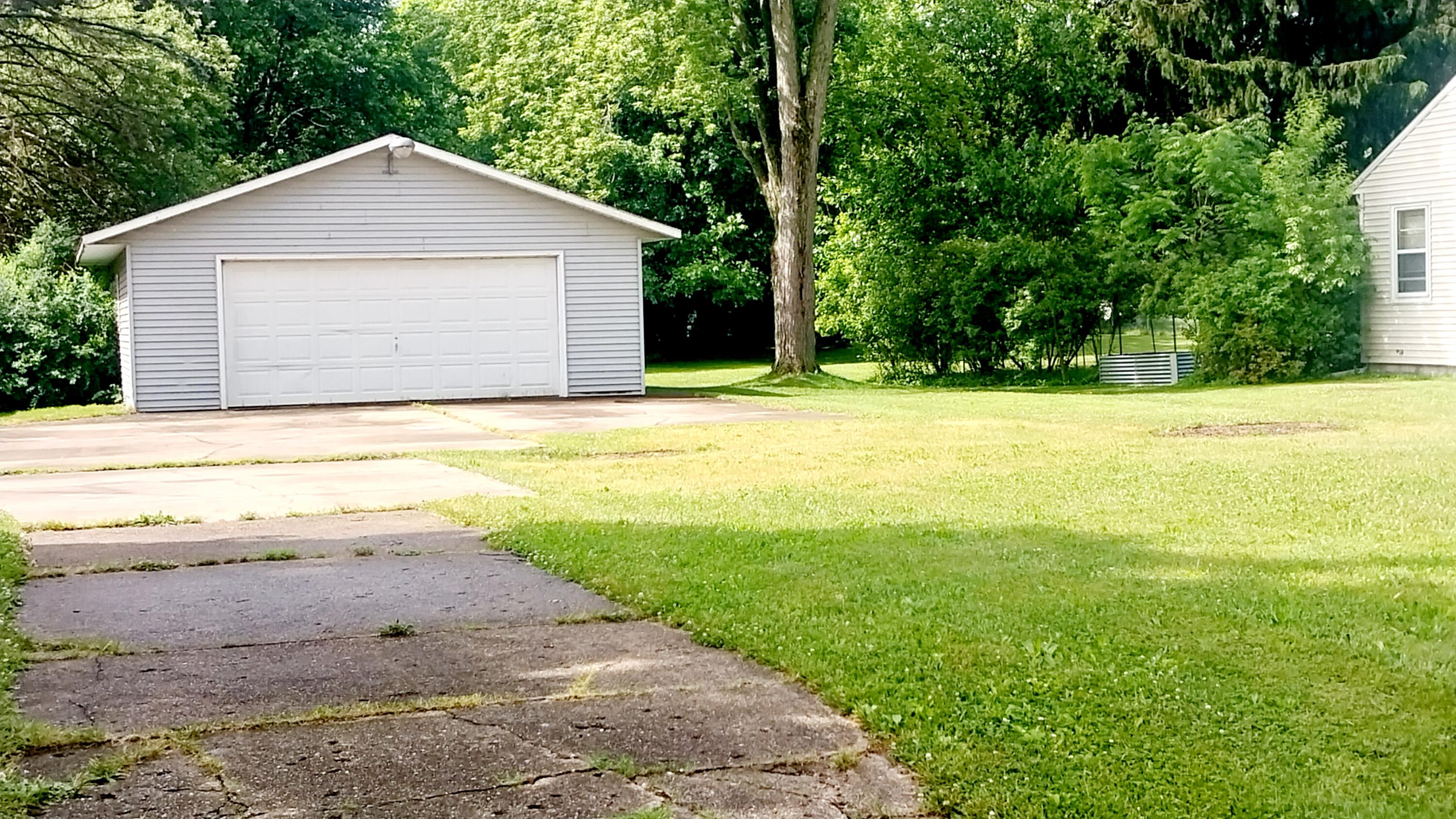 924 Parchmount Avenue Kalamazoo MI 49004
