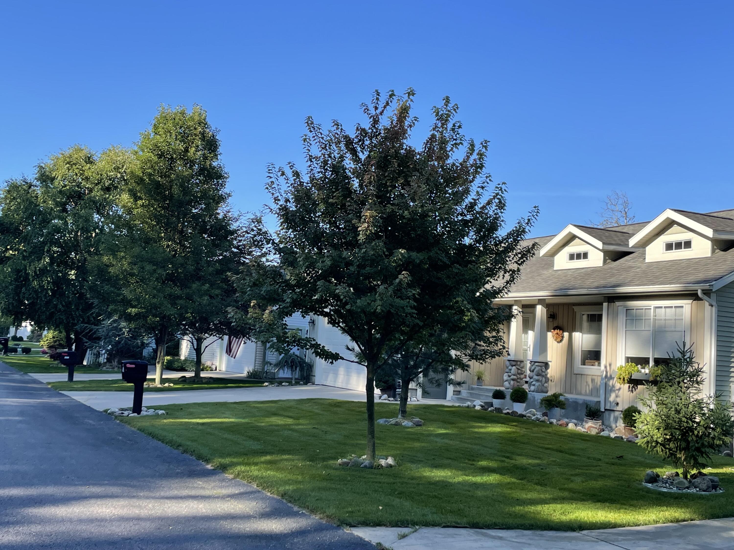 2418 View Lane Muskegon MI 49445