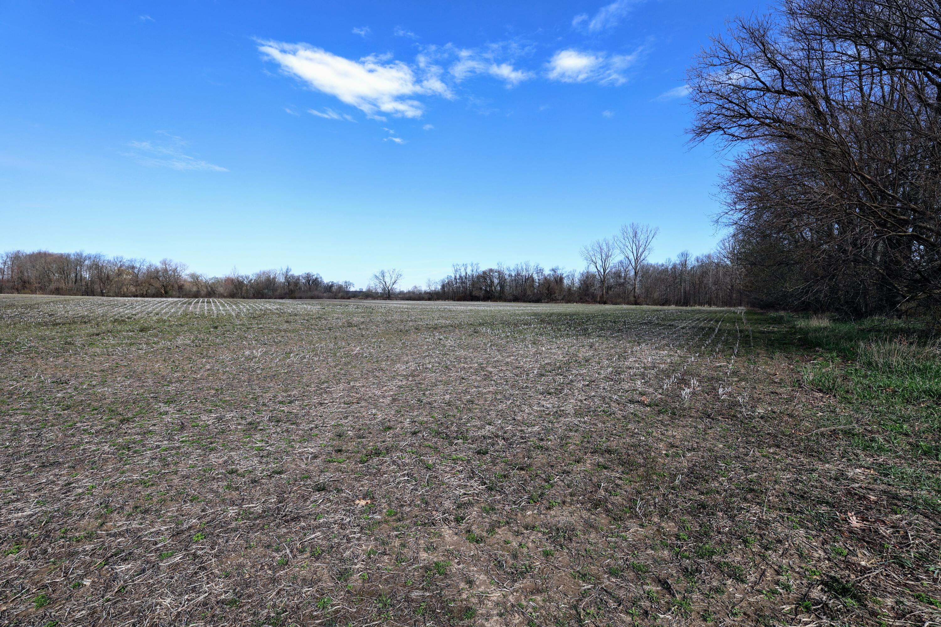 Ville Cr 352 Decatur MI 49045