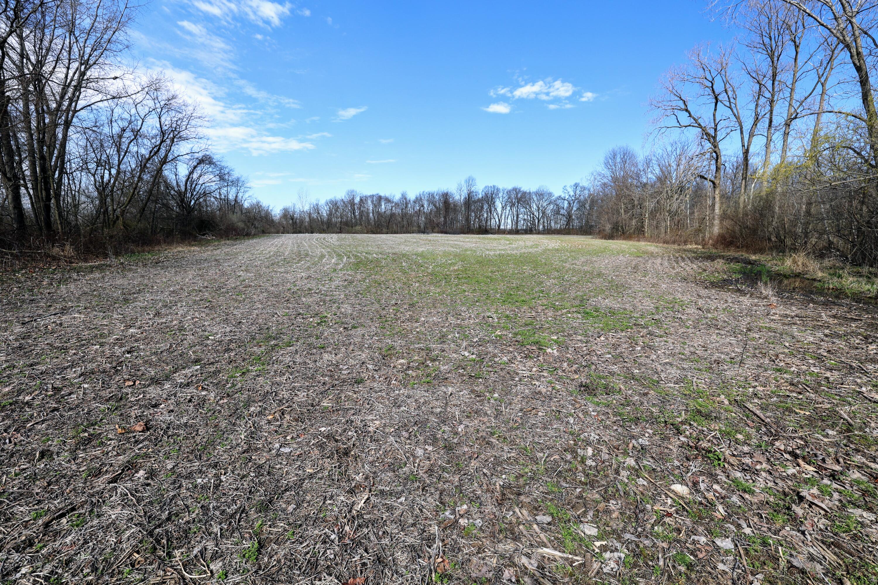 Ville Cr 352 Decatur MI 49045
