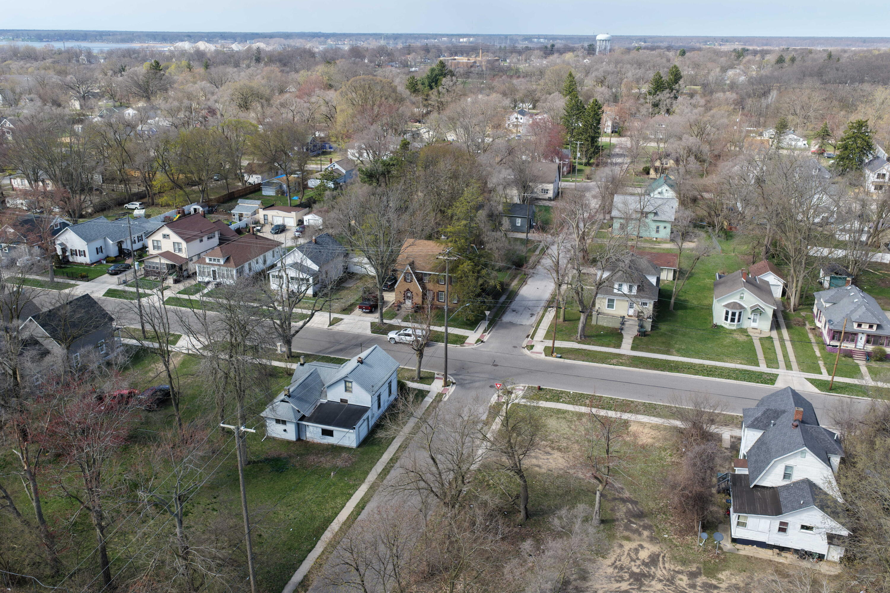 555 Amity Avenue Muskegon MI 49442