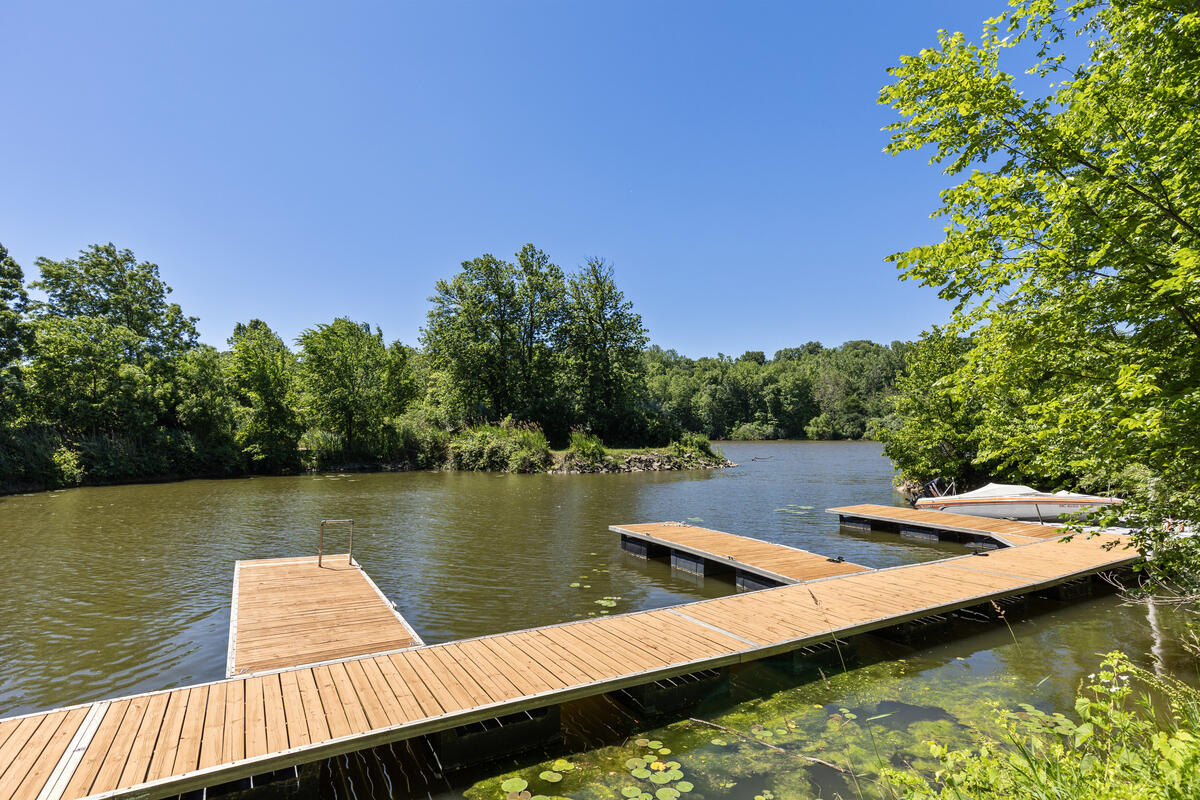 578 Swan River Drive Benton Harbor MI 49022