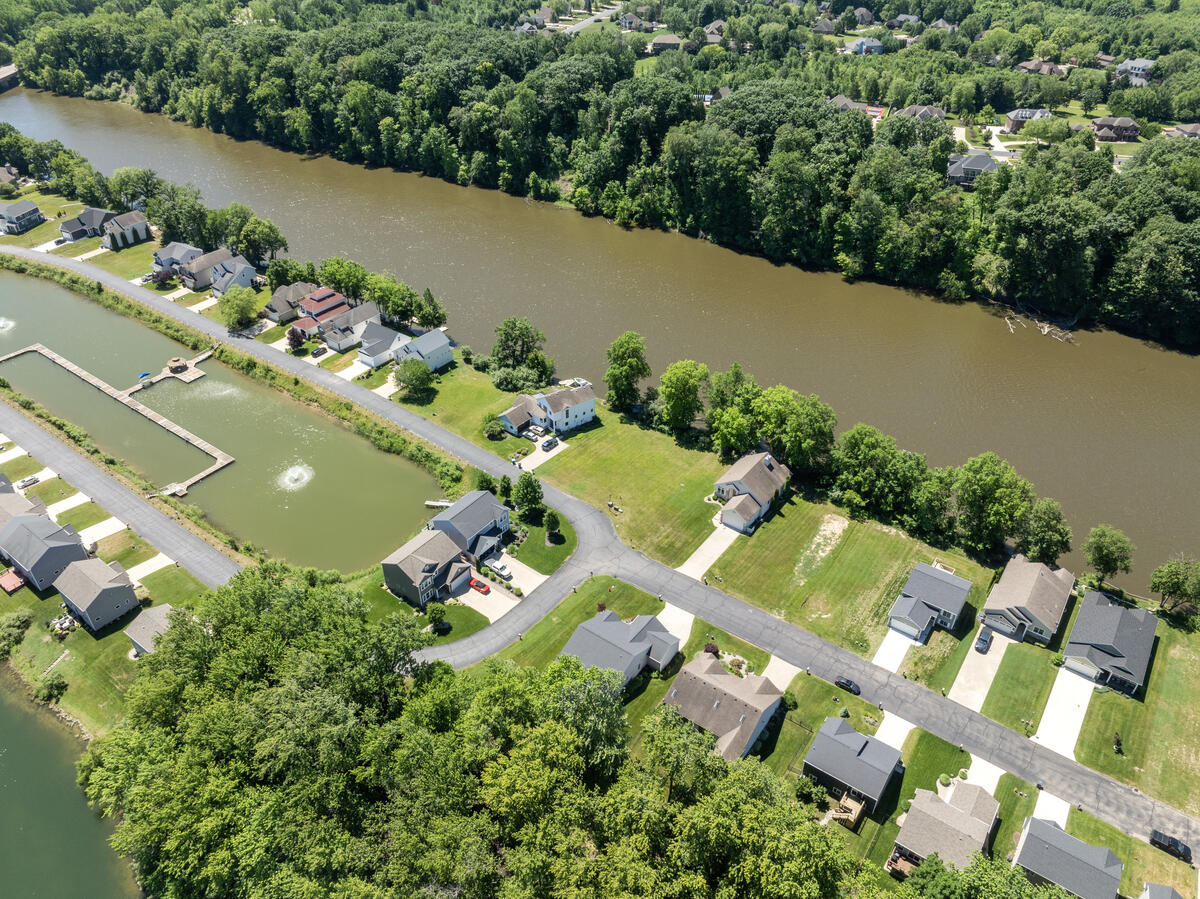 578 Swan River Drive Benton Harbor MI 49022