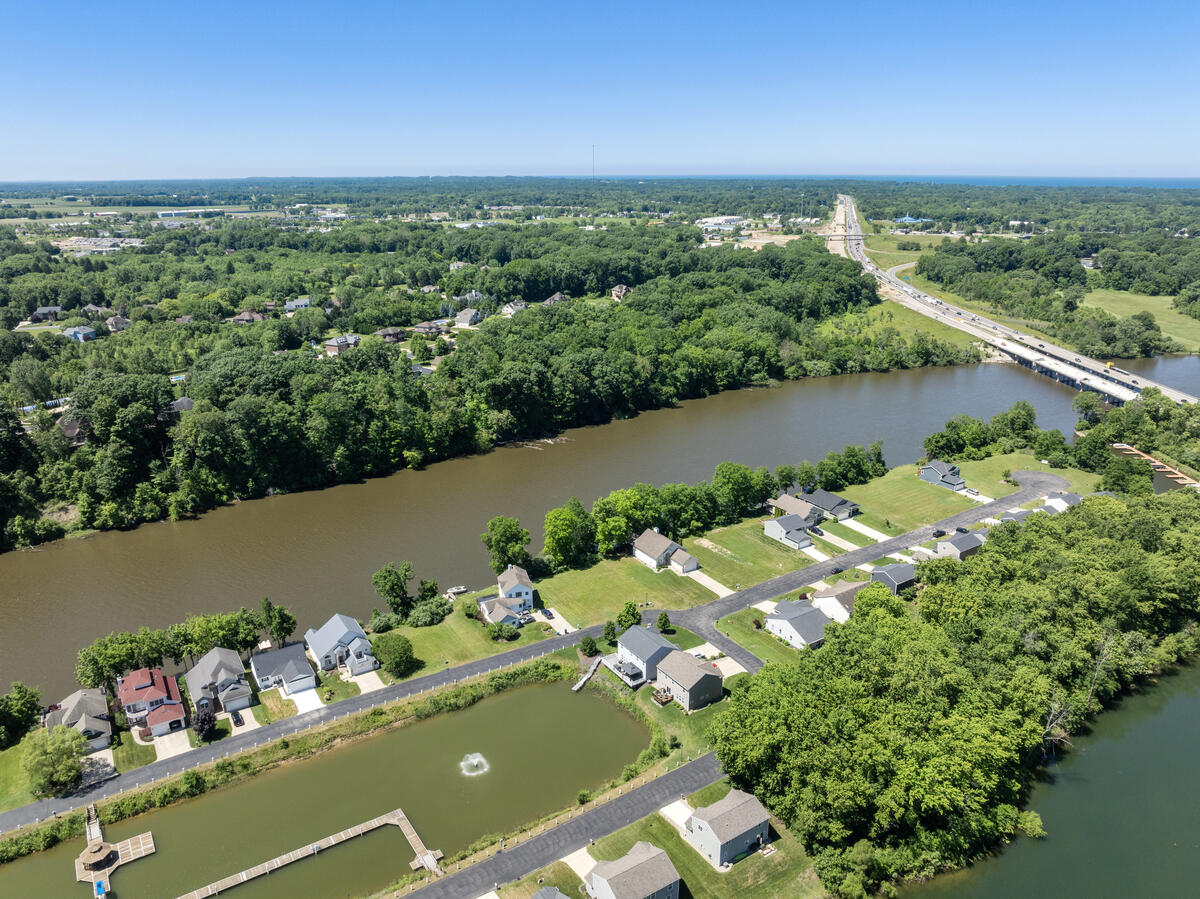 578 Swan River Drive Benton Harbor MI 49022