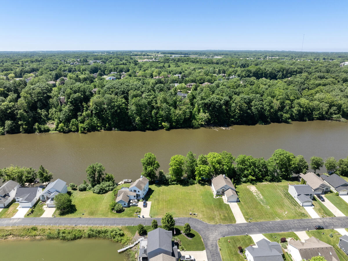 578 Swan River Drive Benton Harbor MI 49022
