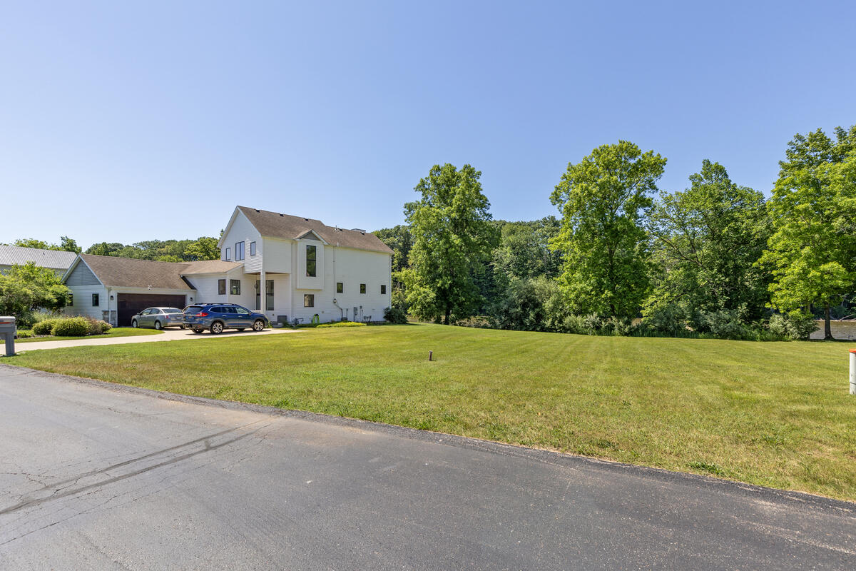 578 Swan River Drive Benton Harbor MI 49022