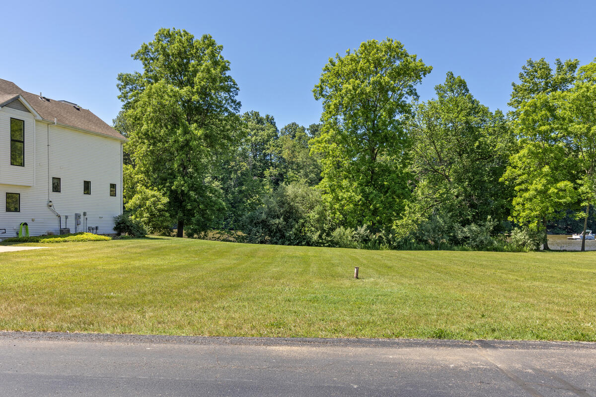 578 Swan River Drive Benton Harbor MI 49022