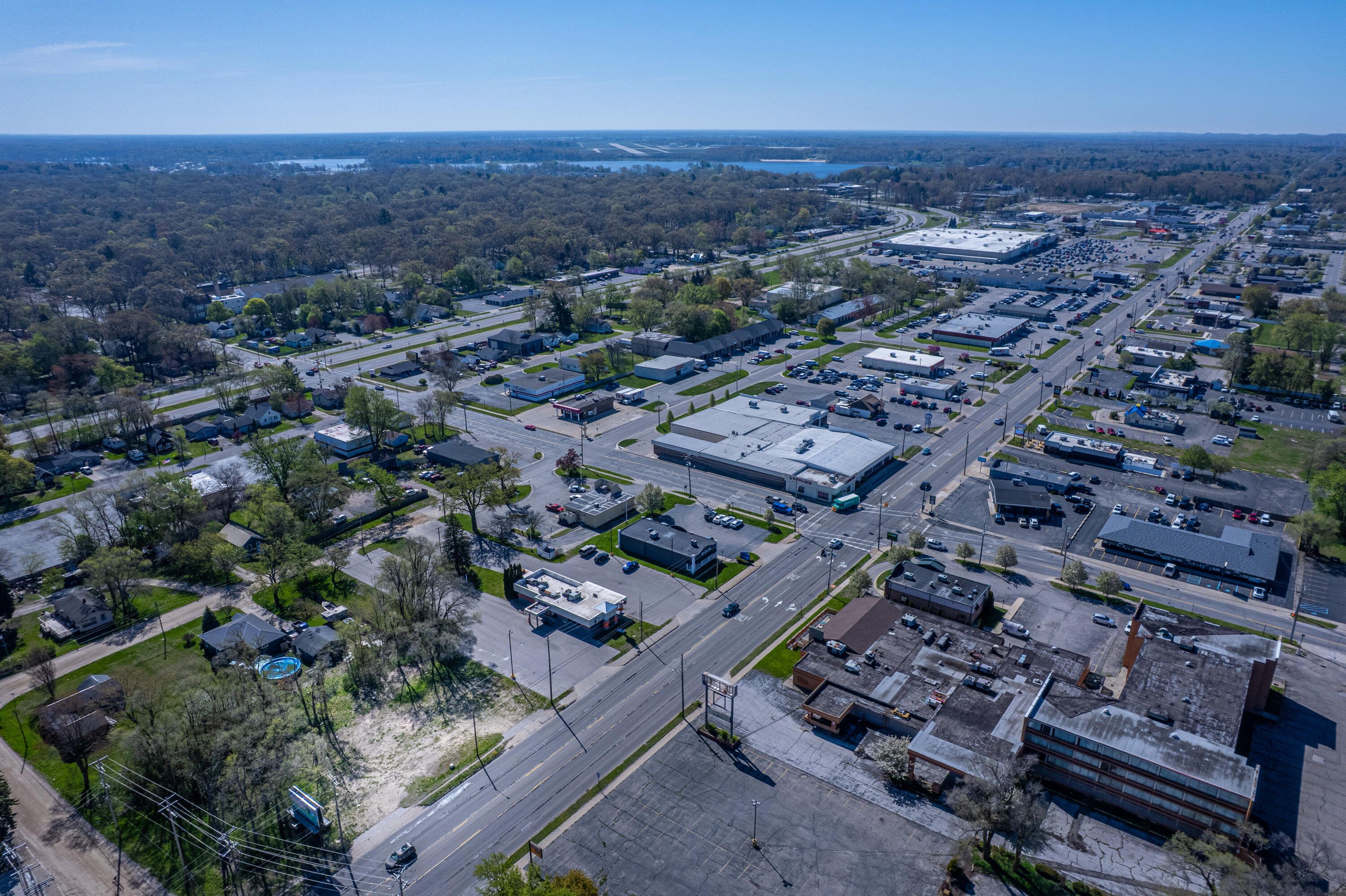 2906 Henry Street Norton Shores MI 49441