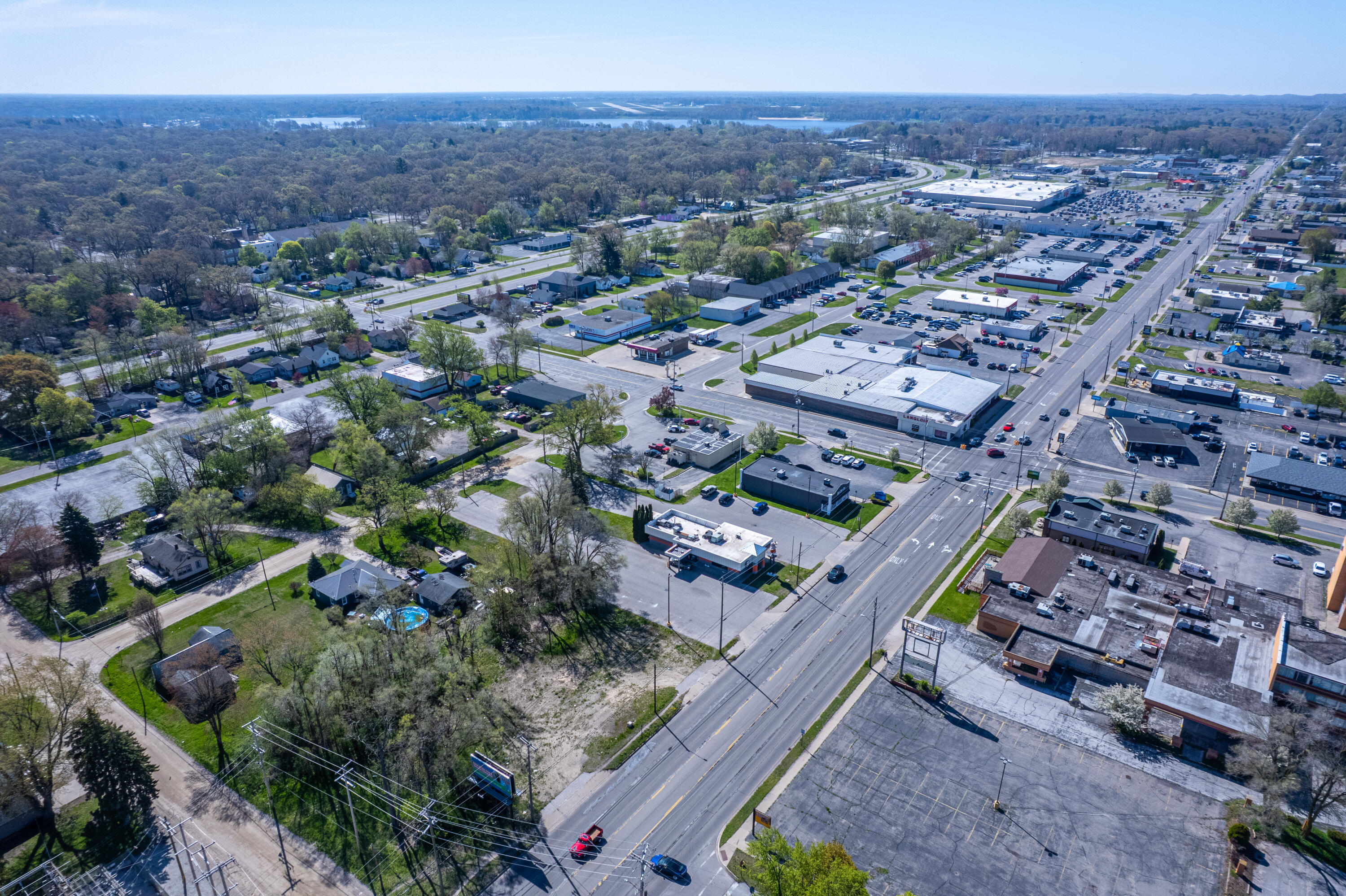 2906 Henry Street Norton Shores MI 49441