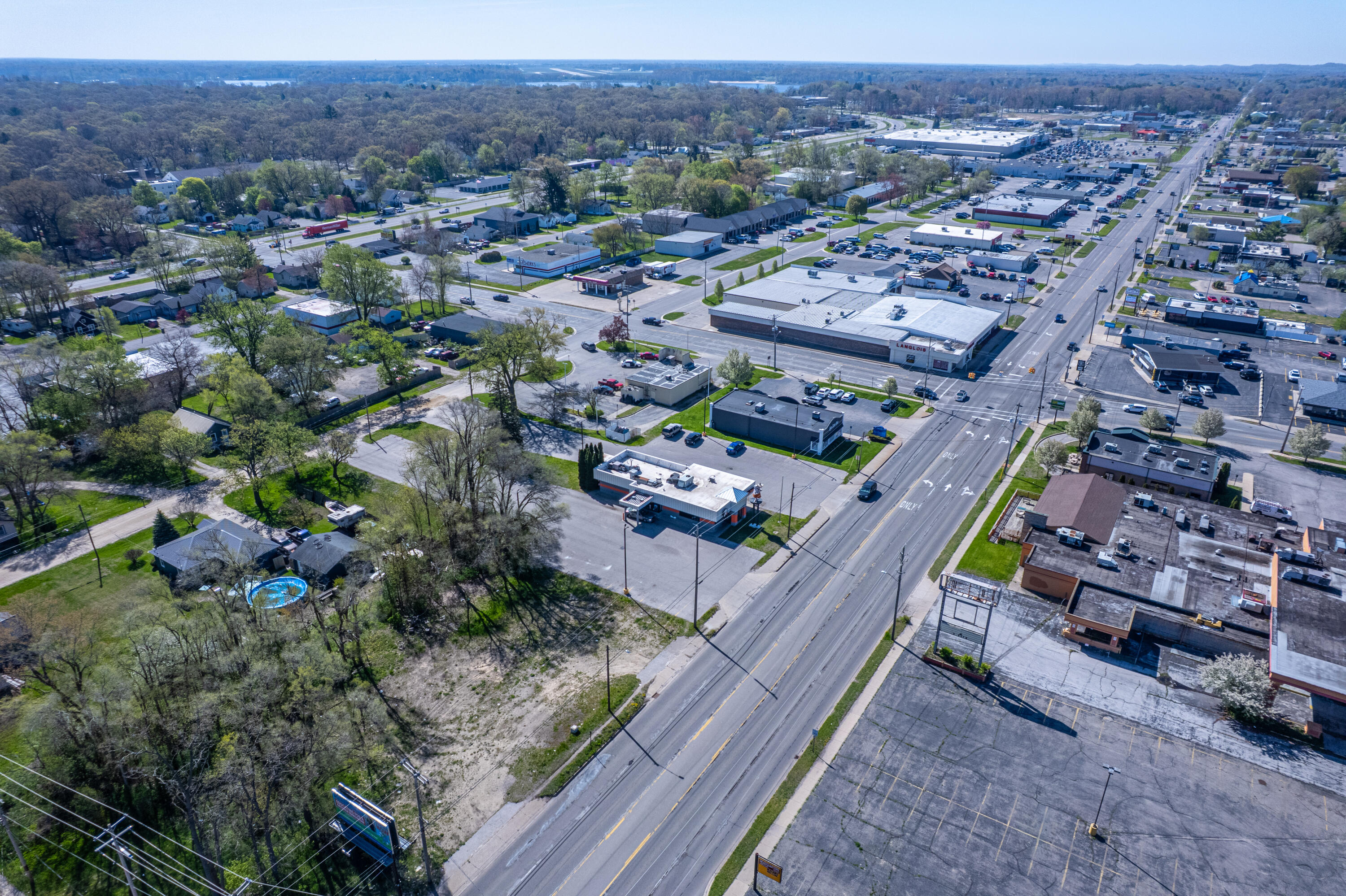 2906 Henry Street Norton Shores MI 49441