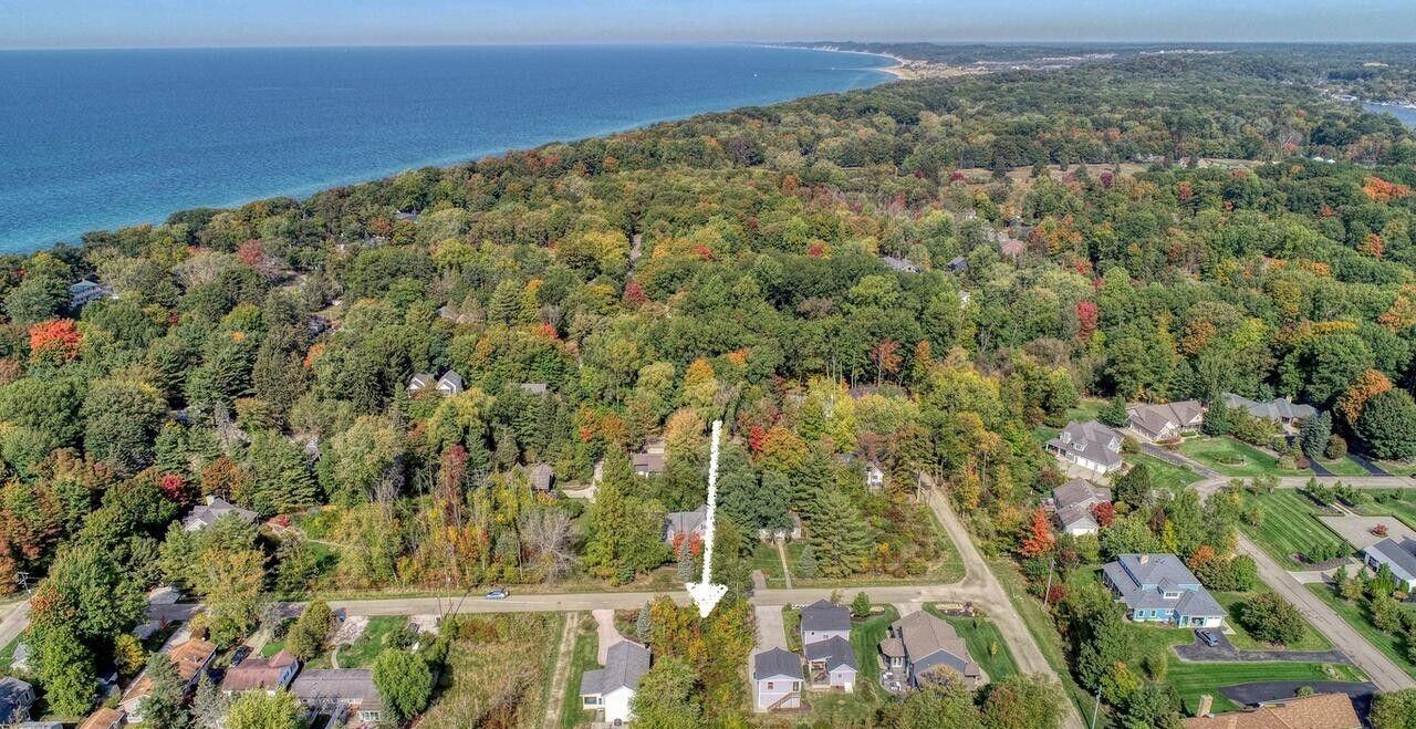 6912 3rd Street Douglas MI 49406