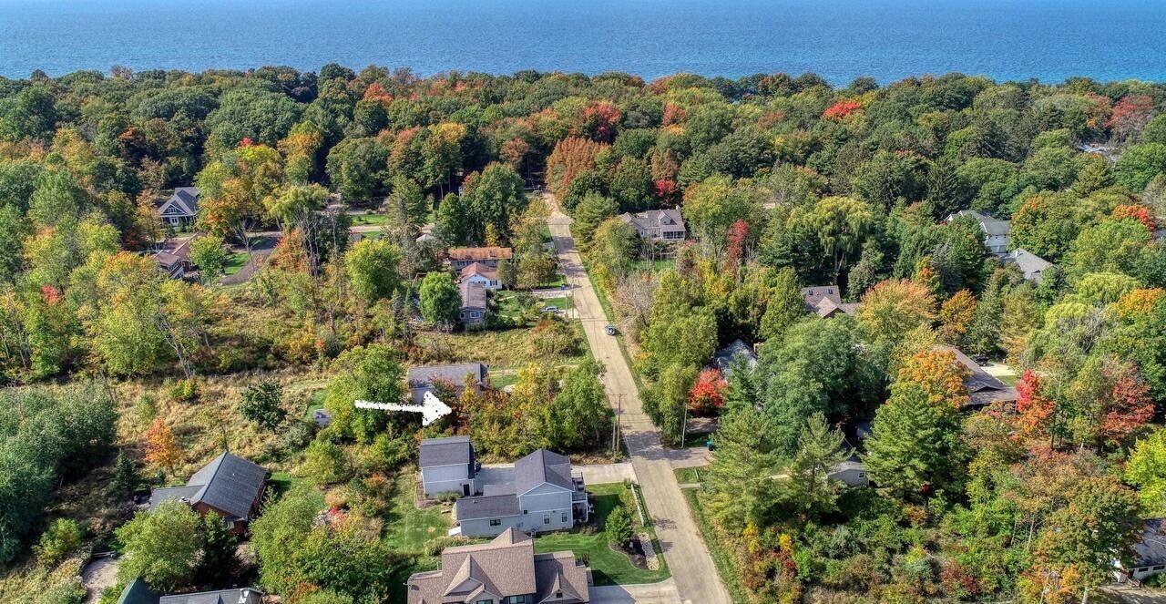 6912 3rd Street Douglas MI 49406