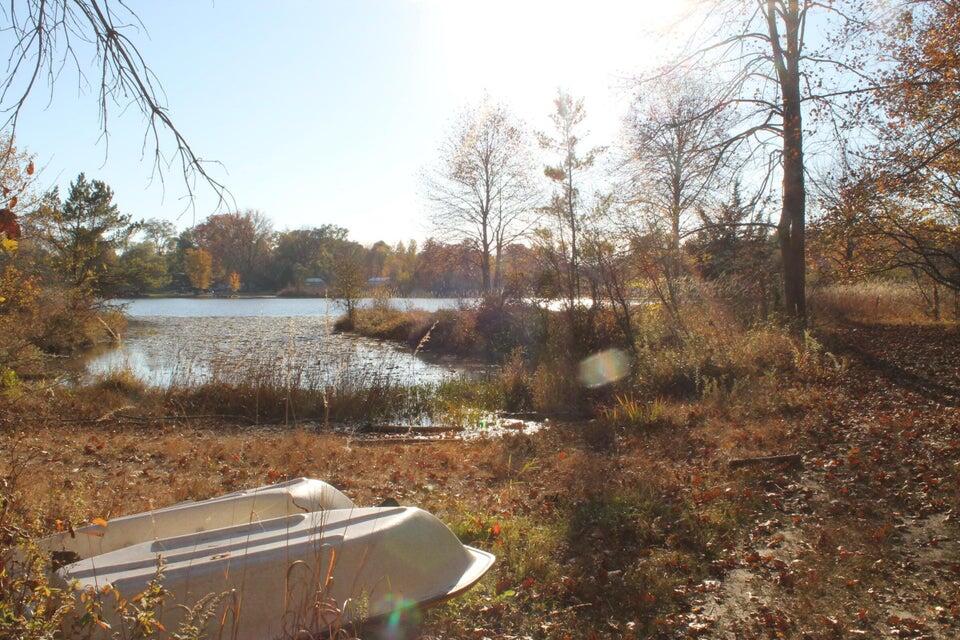Ville Lake Drive Allegan MI 49010