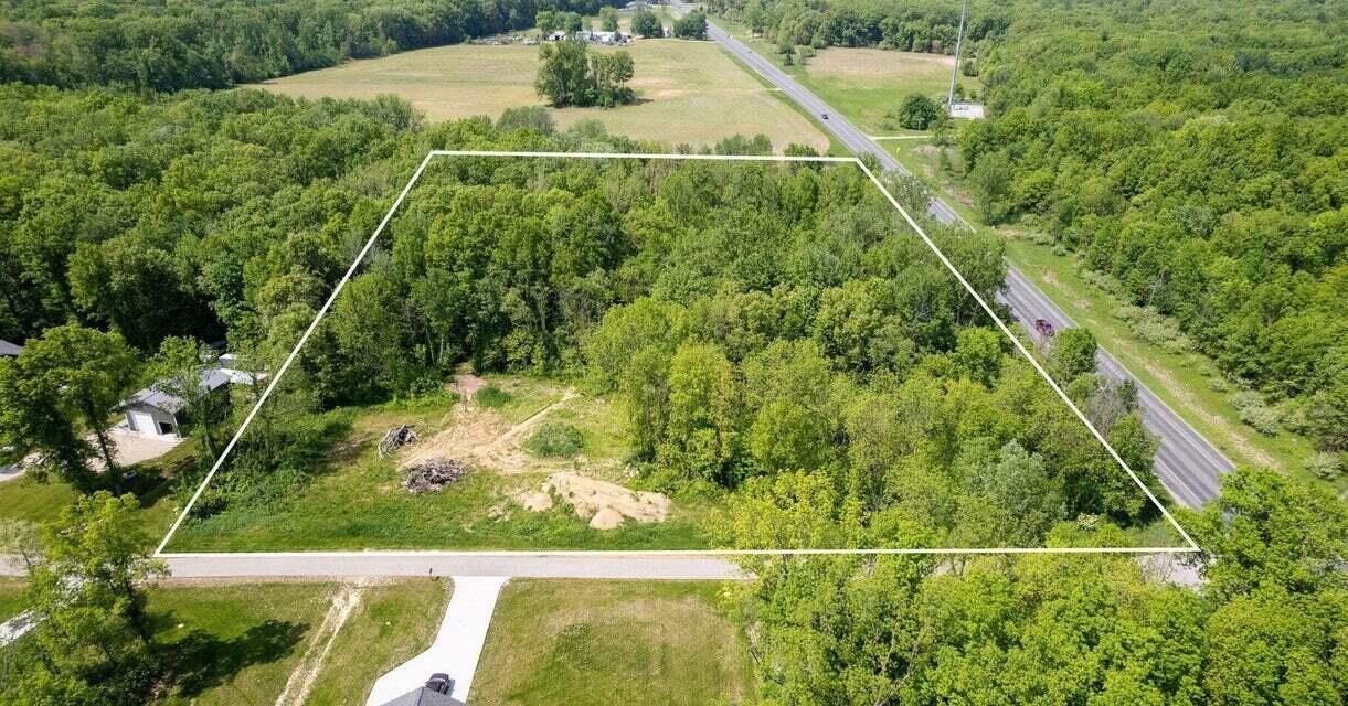 4365 English Setter Drive Allegan MI 49010