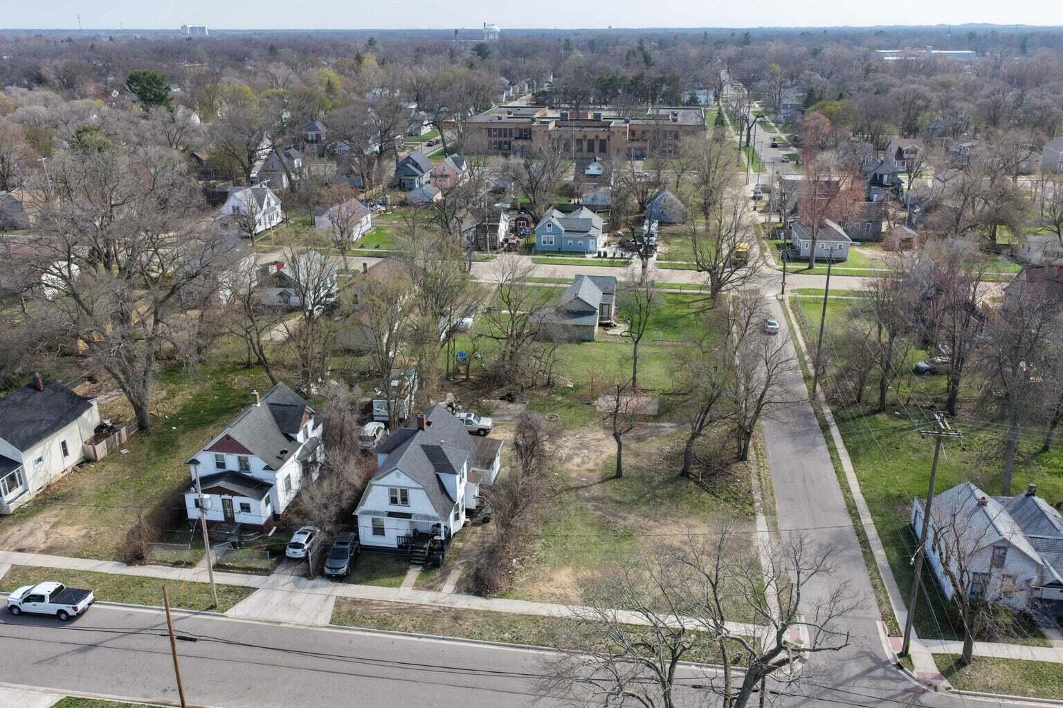 555 Amity Avenue Muskegon MI 49442