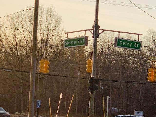 2545 S Getty Street Muskegon MI 49444