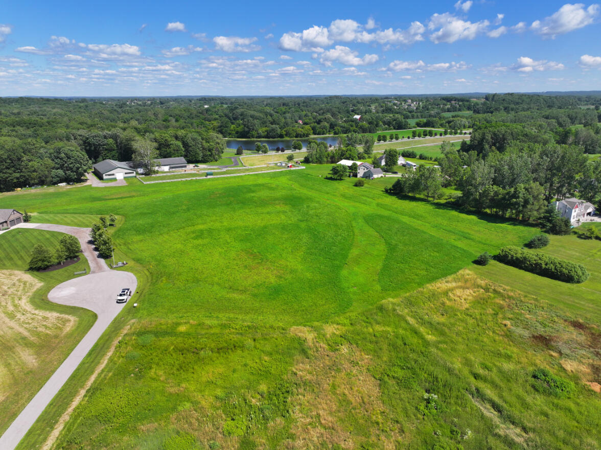V/l 5a Rustic Lane Hamilton MI 49419