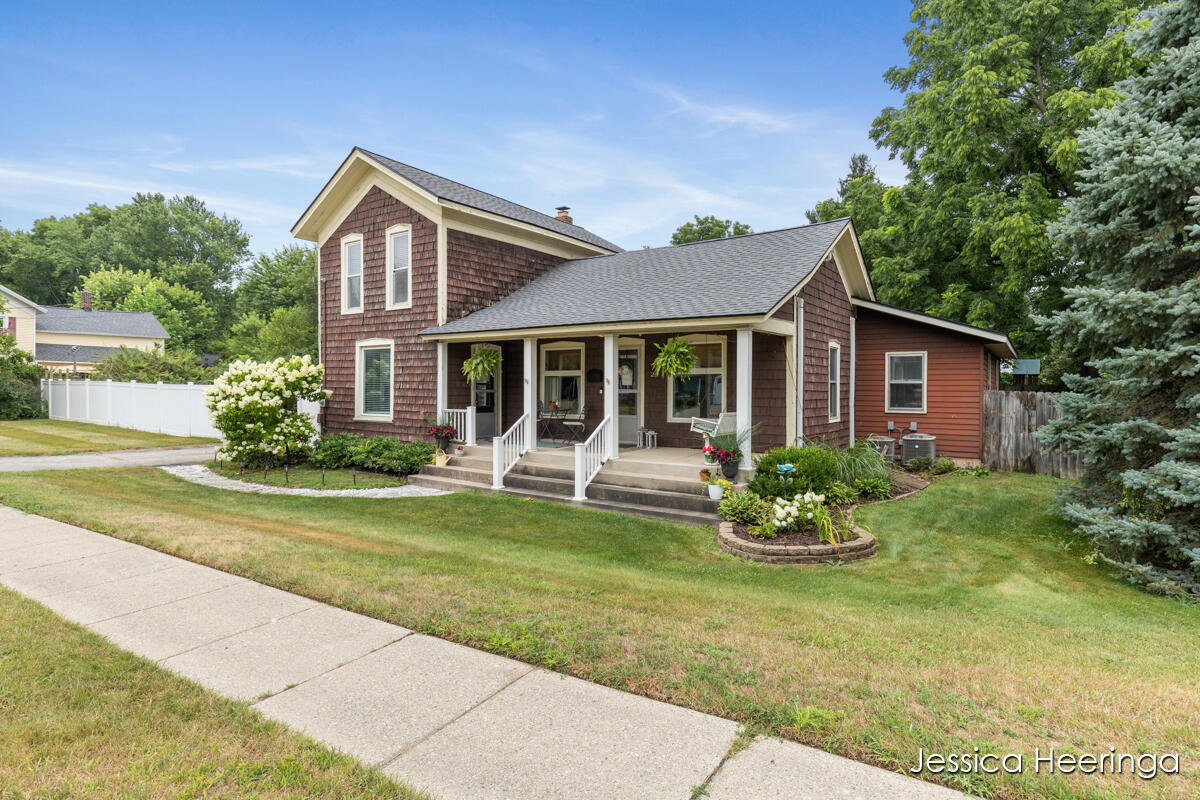29 W Division Street NE Rockford MI 49341