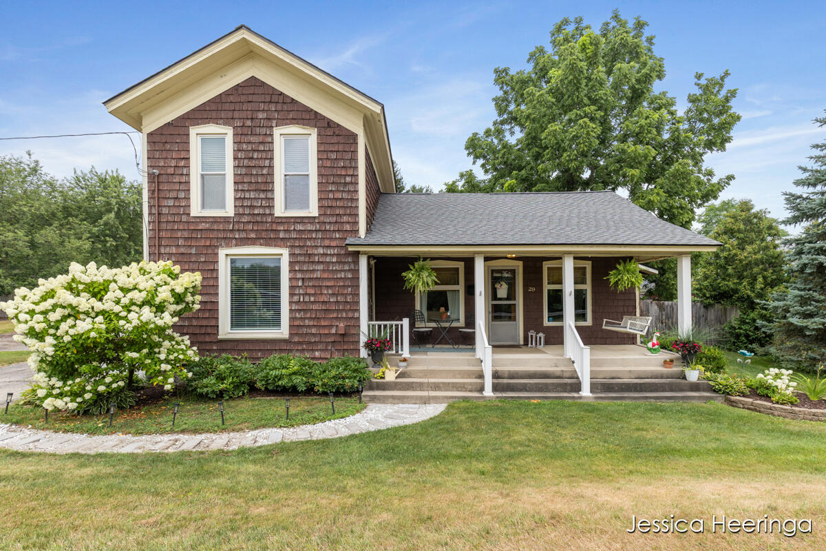29 W Division Street NE Rockford MI 49341