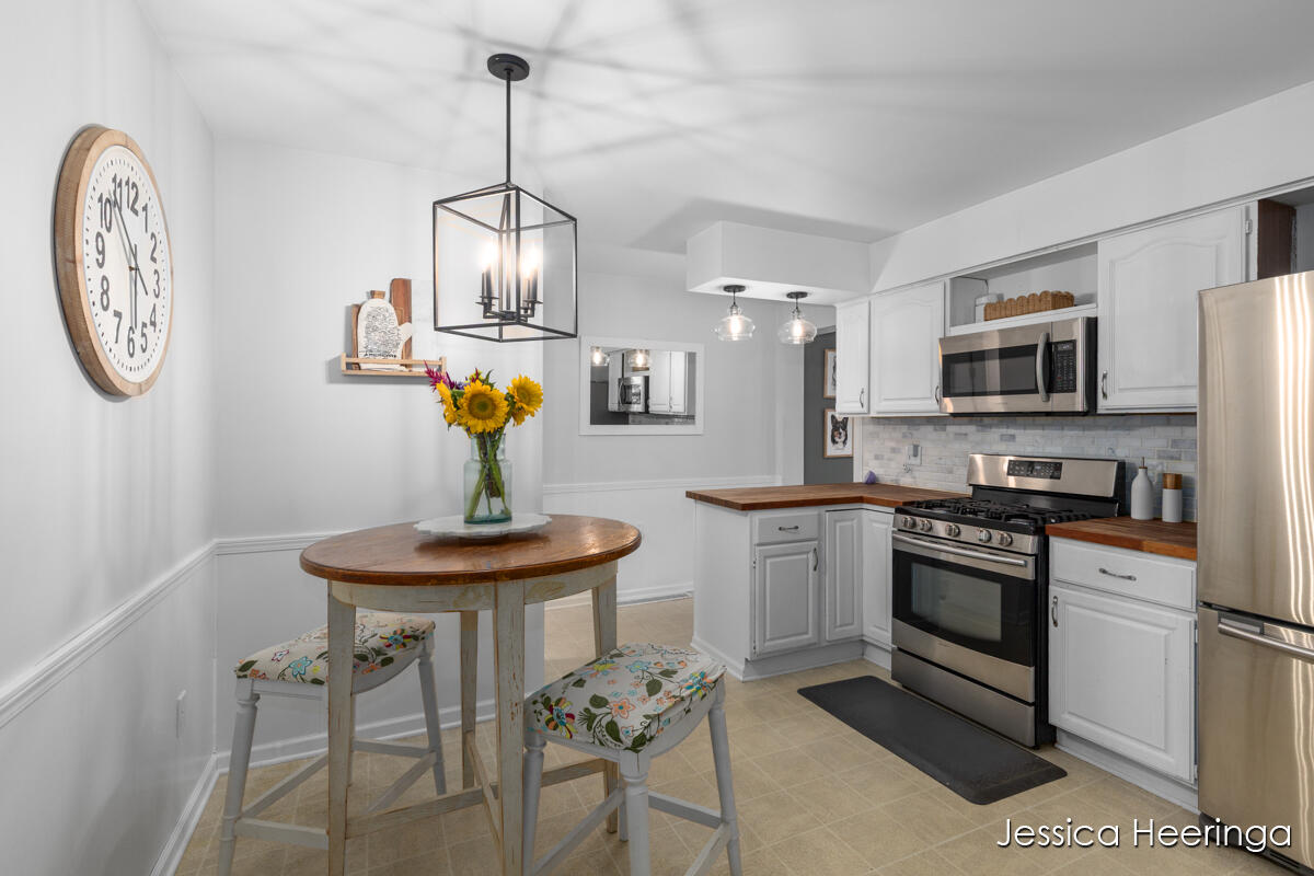 29 W Division Street NE Rockford MI 49341