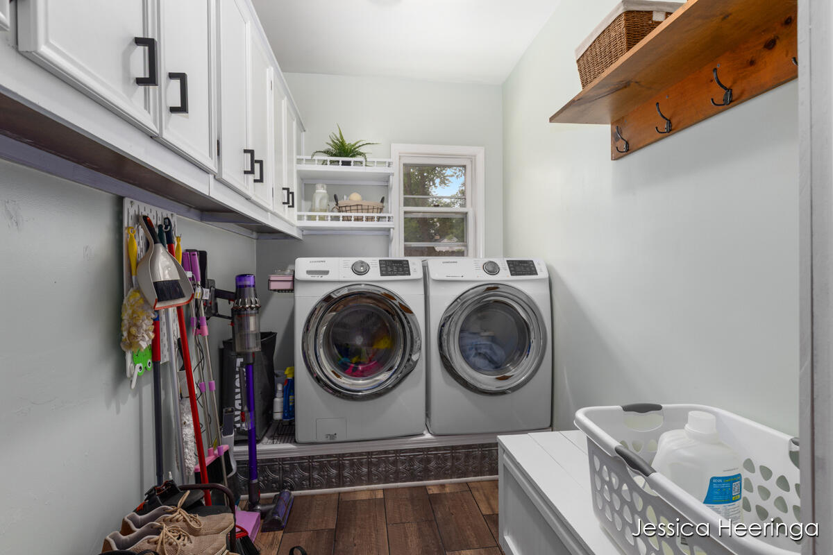 29 W Division Street NE Rockford MI 49341