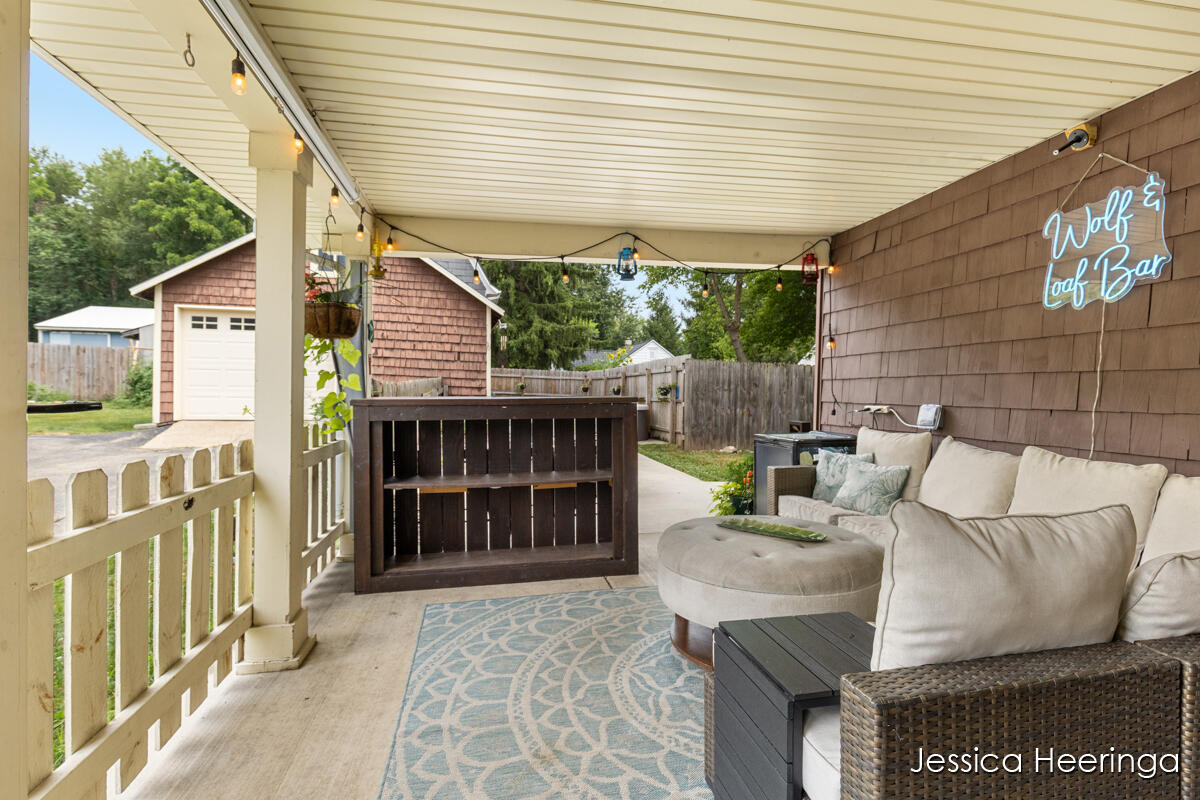 29 W Division Street NE Rockford MI 49341