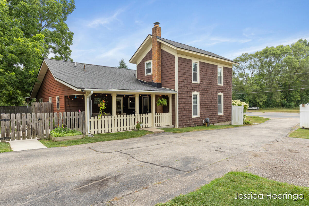 29 W Division Street NE Rockford MI 49341