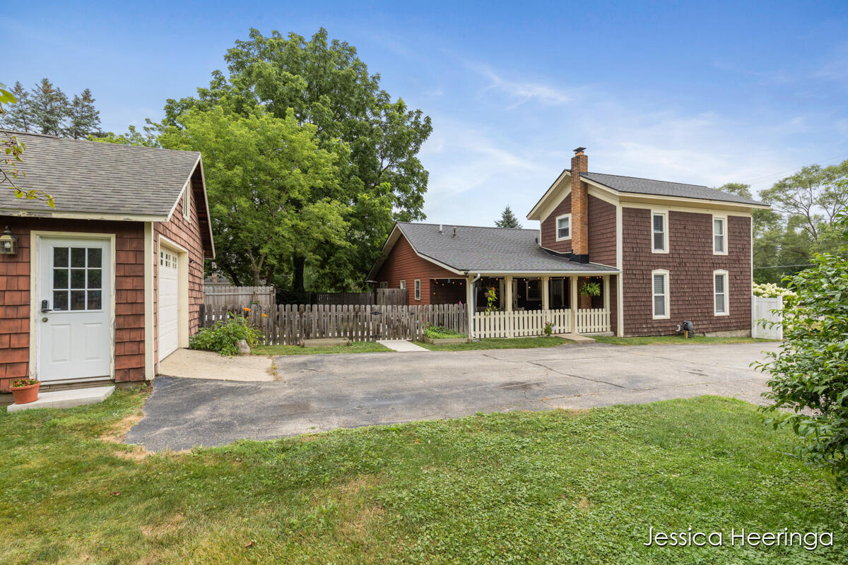 29 W Division Street NE Rockford MI 49341