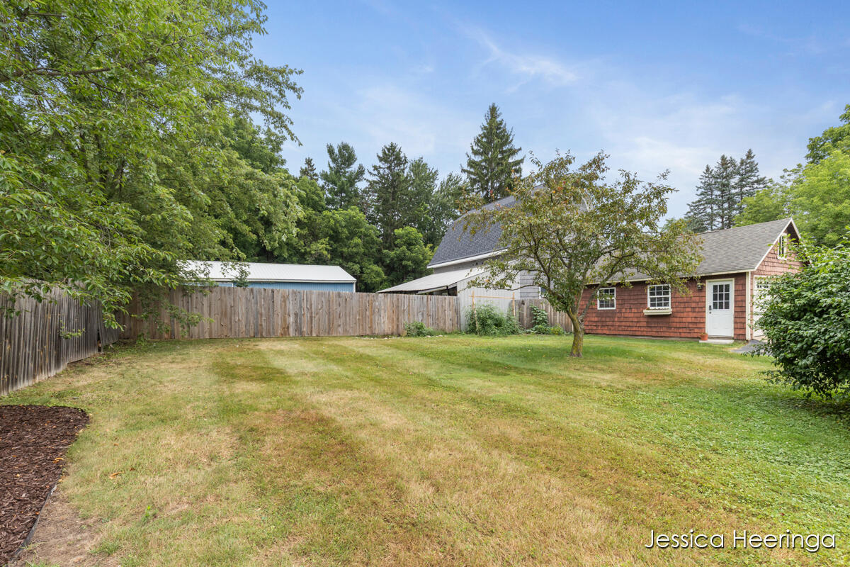 29 W Division Street NE Rockford MI 49341