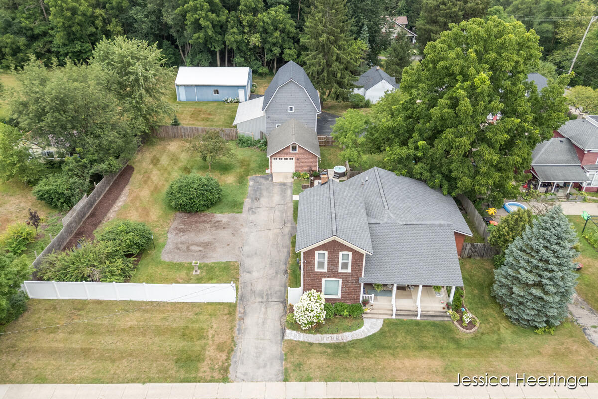 29 W Division Street NE Rockford MI 49341