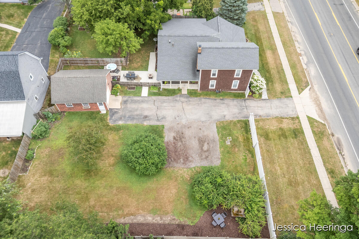 29 W Division Street NE Rockford MI 49341