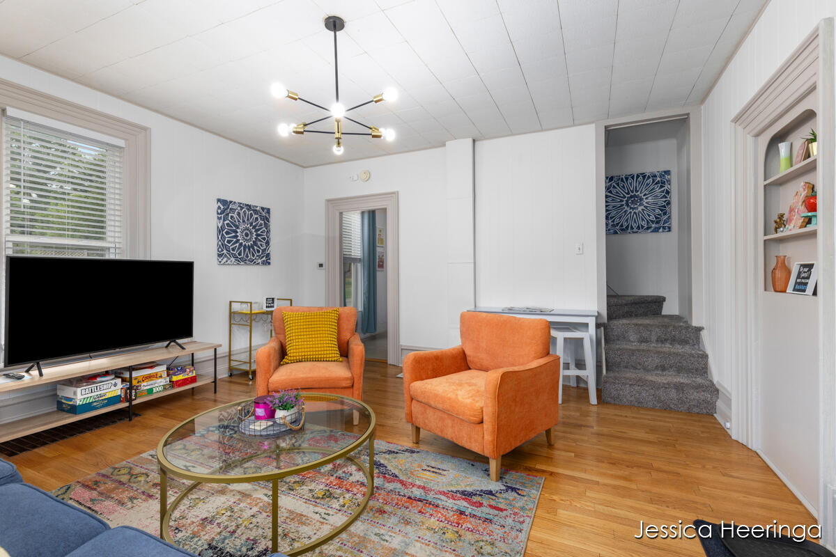 29 W Division Street NE Rockford MI 49341