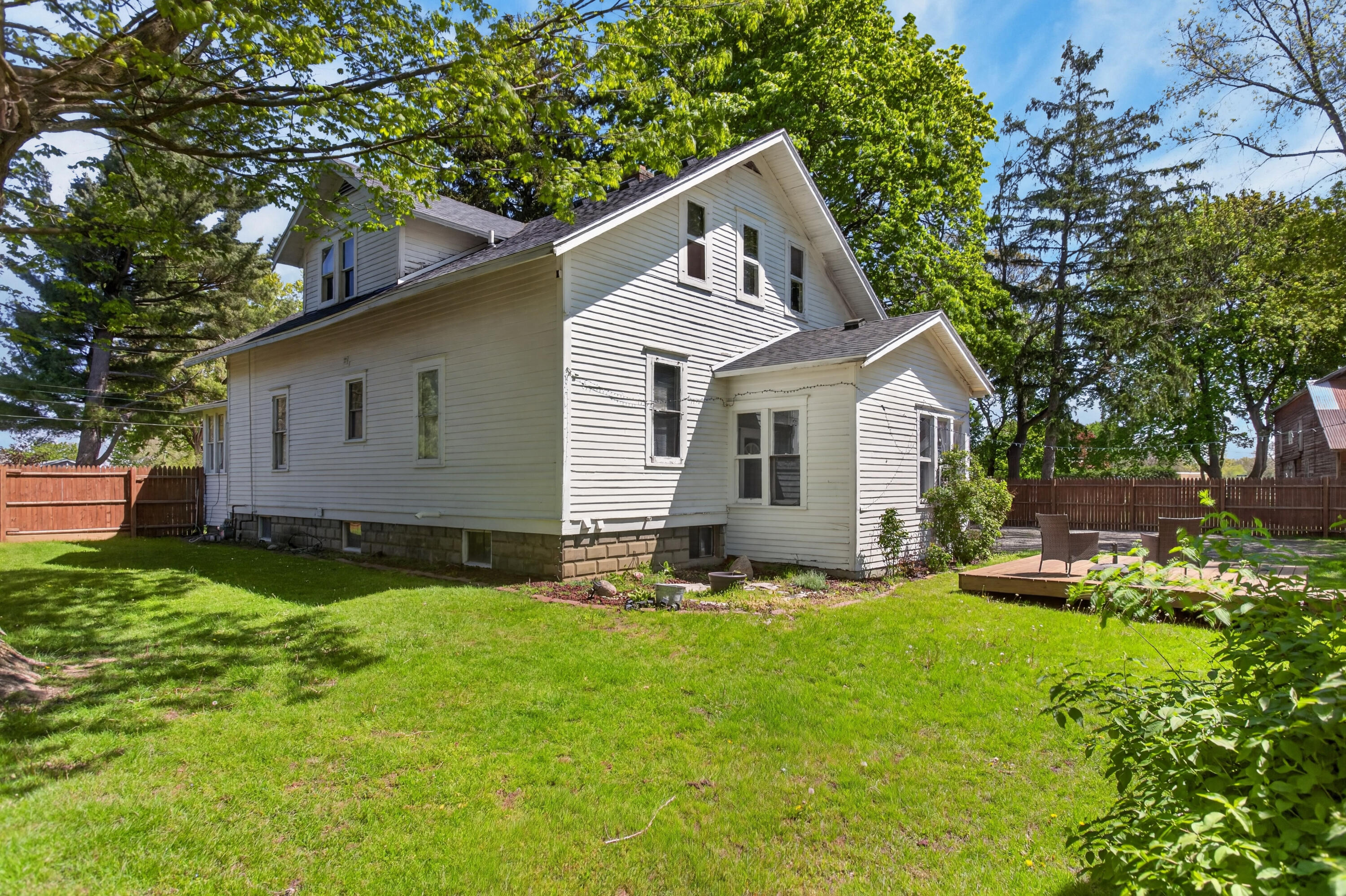 1536 E Nickerson Court Benton Harbor MI 49022