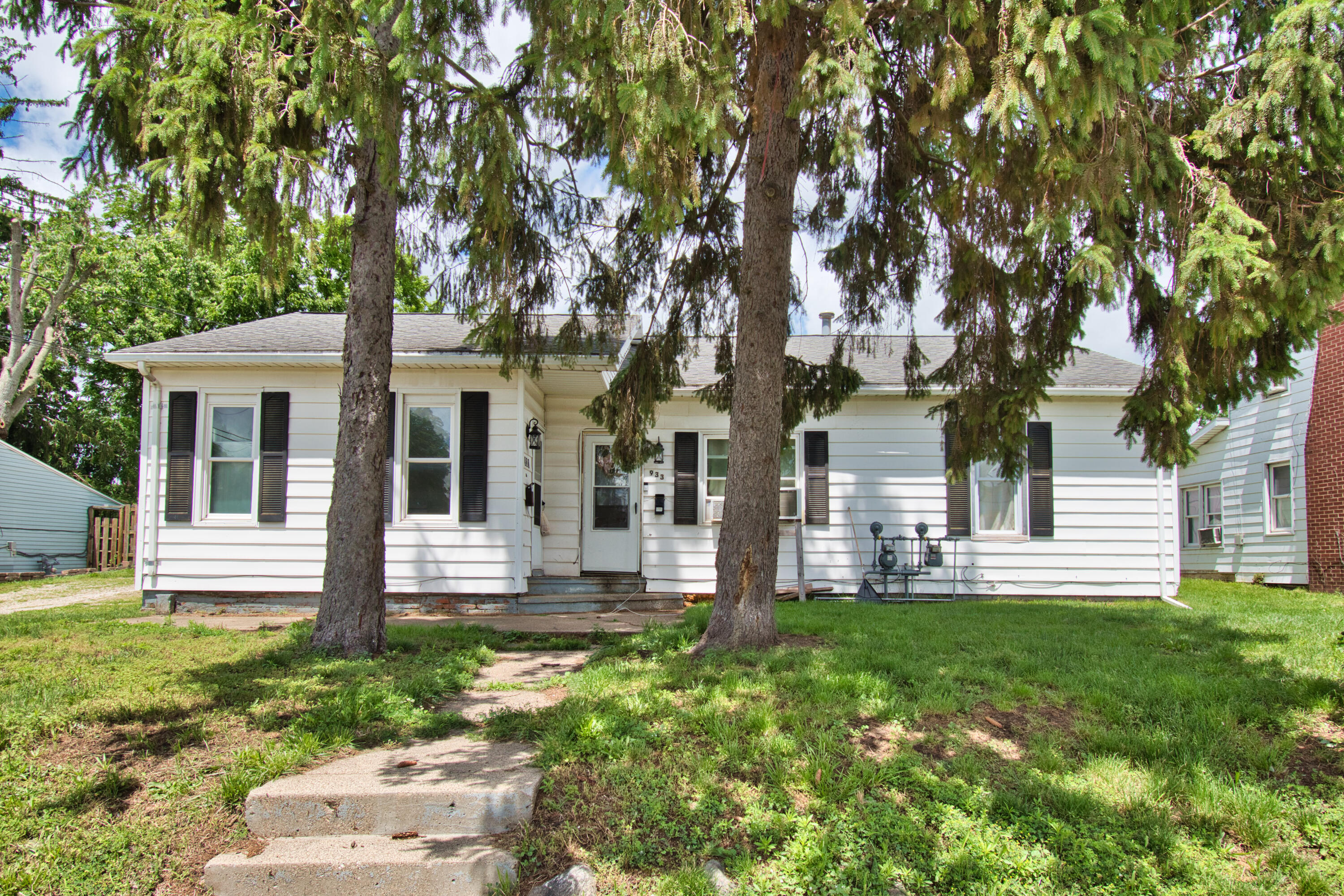 931 Cherry Street Niles MI 49120