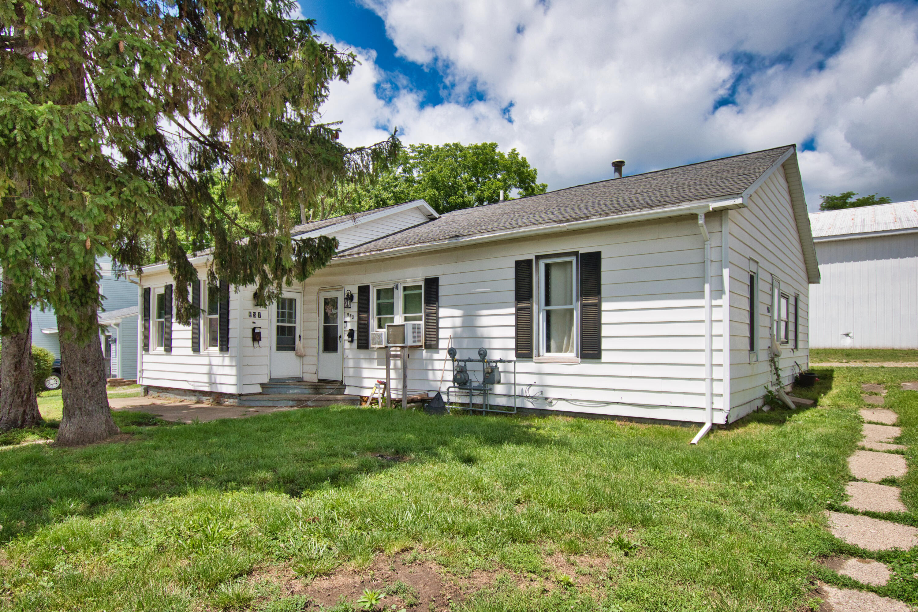 931 Cherry Street Niles MI 49120
