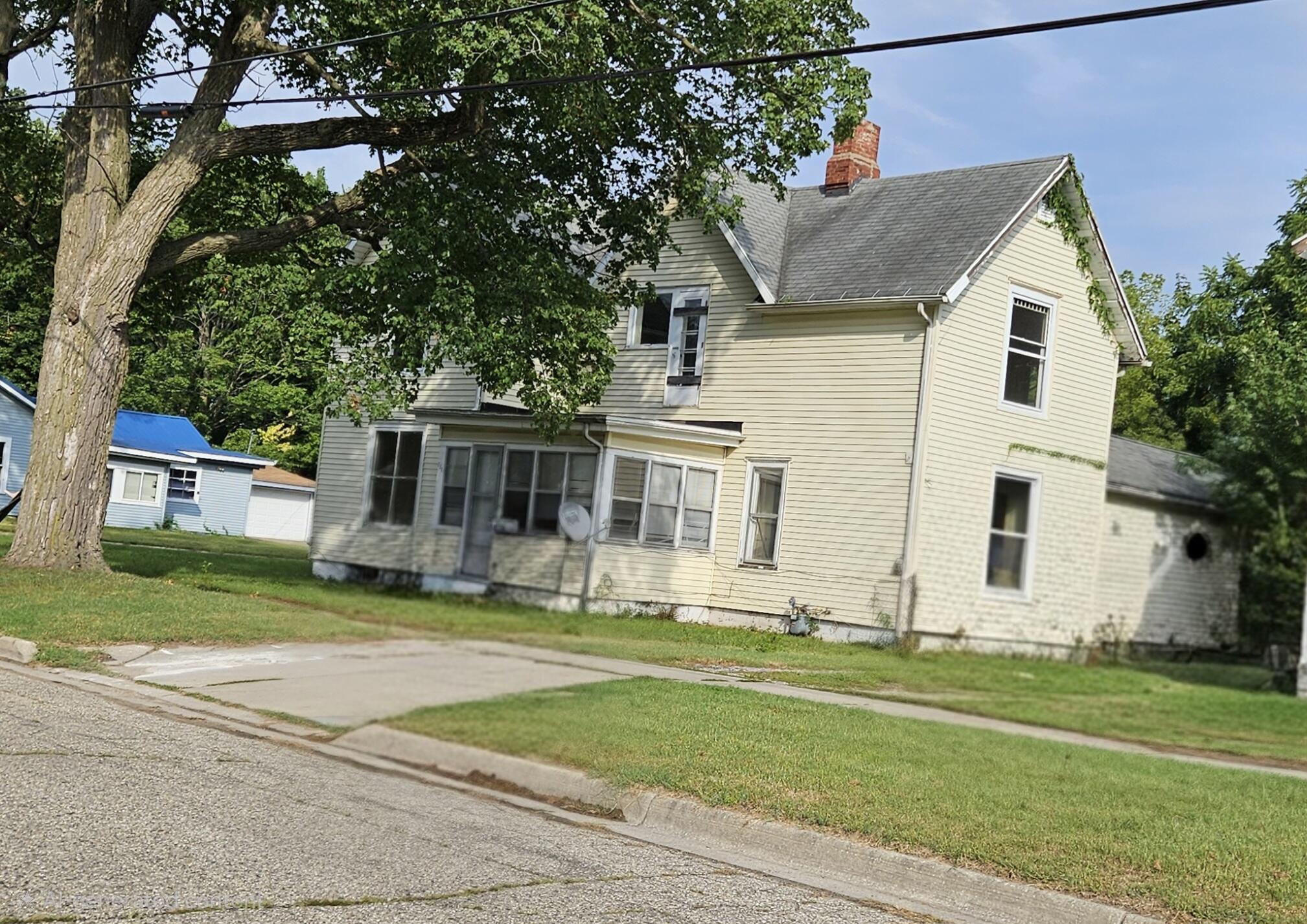 122 Oak Street Dowagiac MI 49047