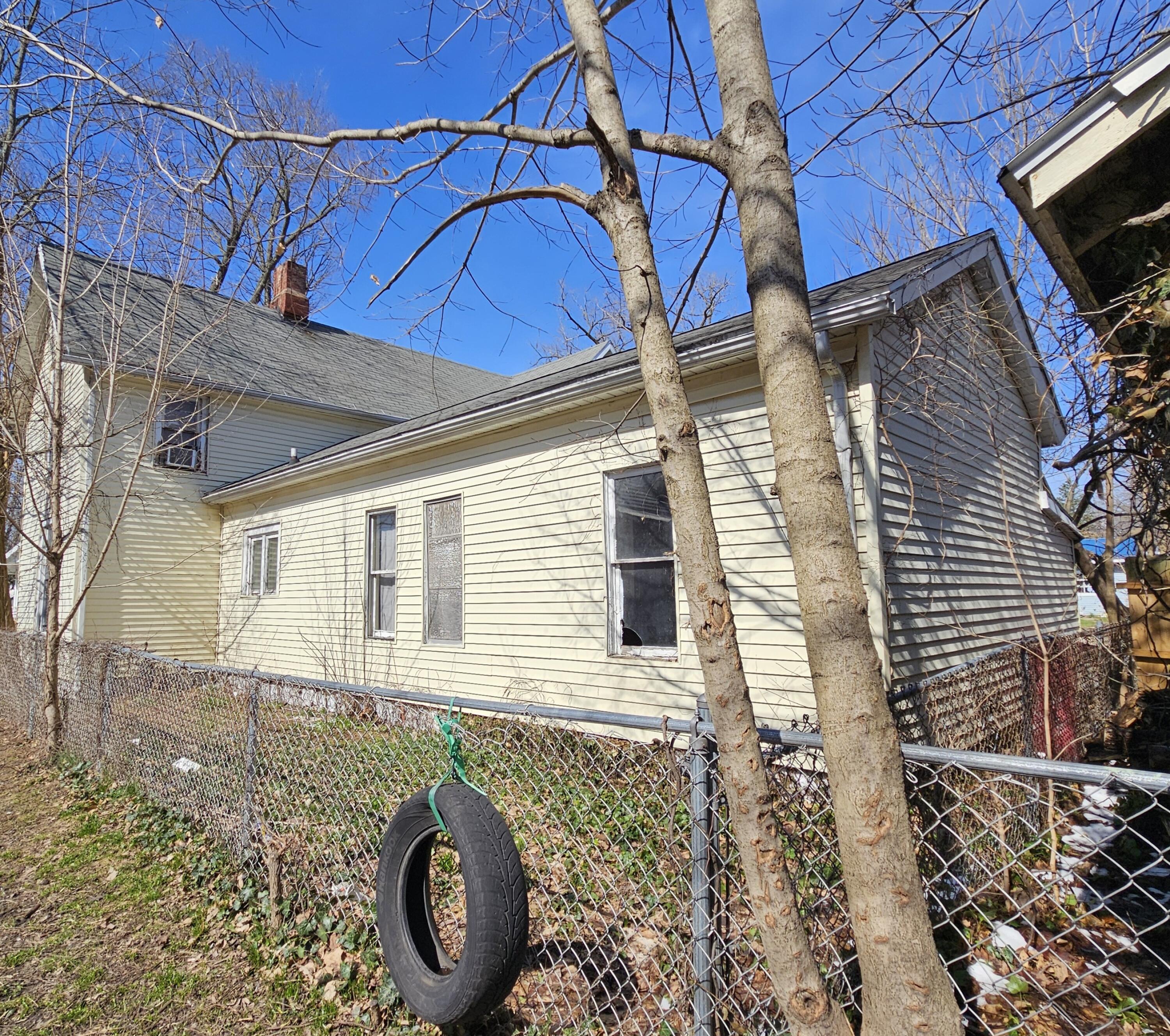 122 Oak Street Dowagiac MI 49047
