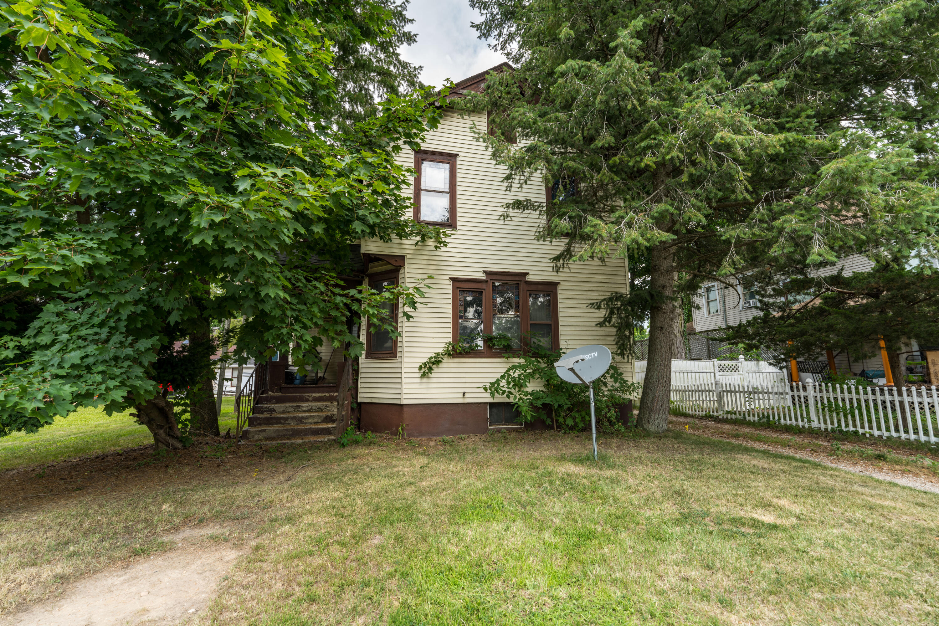 203 E Delaware Street Decatur MI 49045