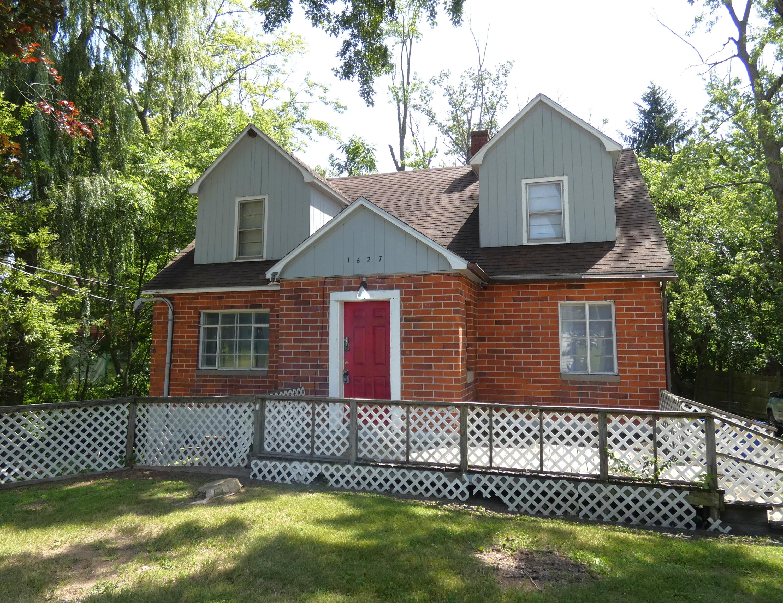 1627 Ogden Avenue Benton Harbor MI 49022