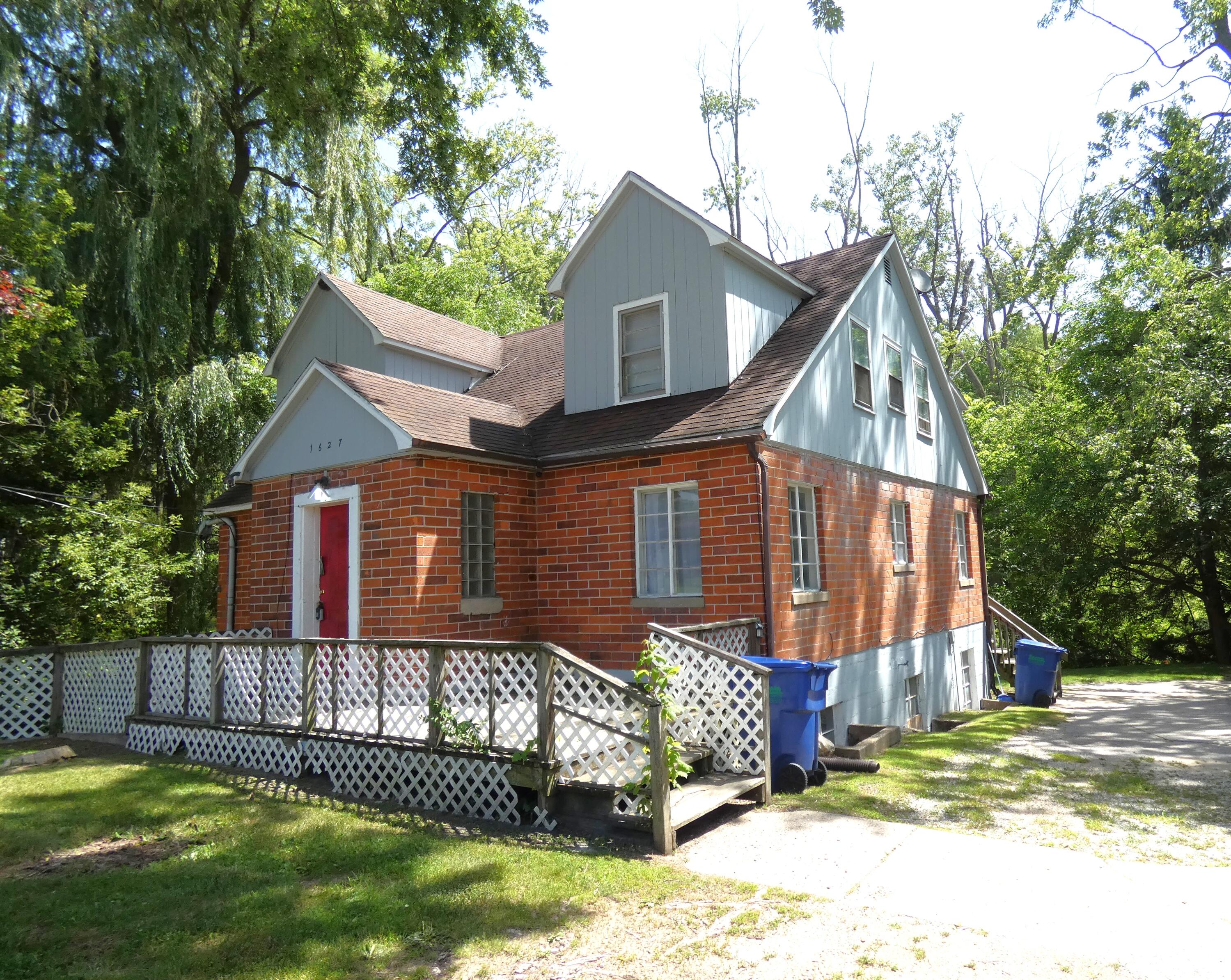 1627 Ogden Avenue Benton Harbor MI 49022