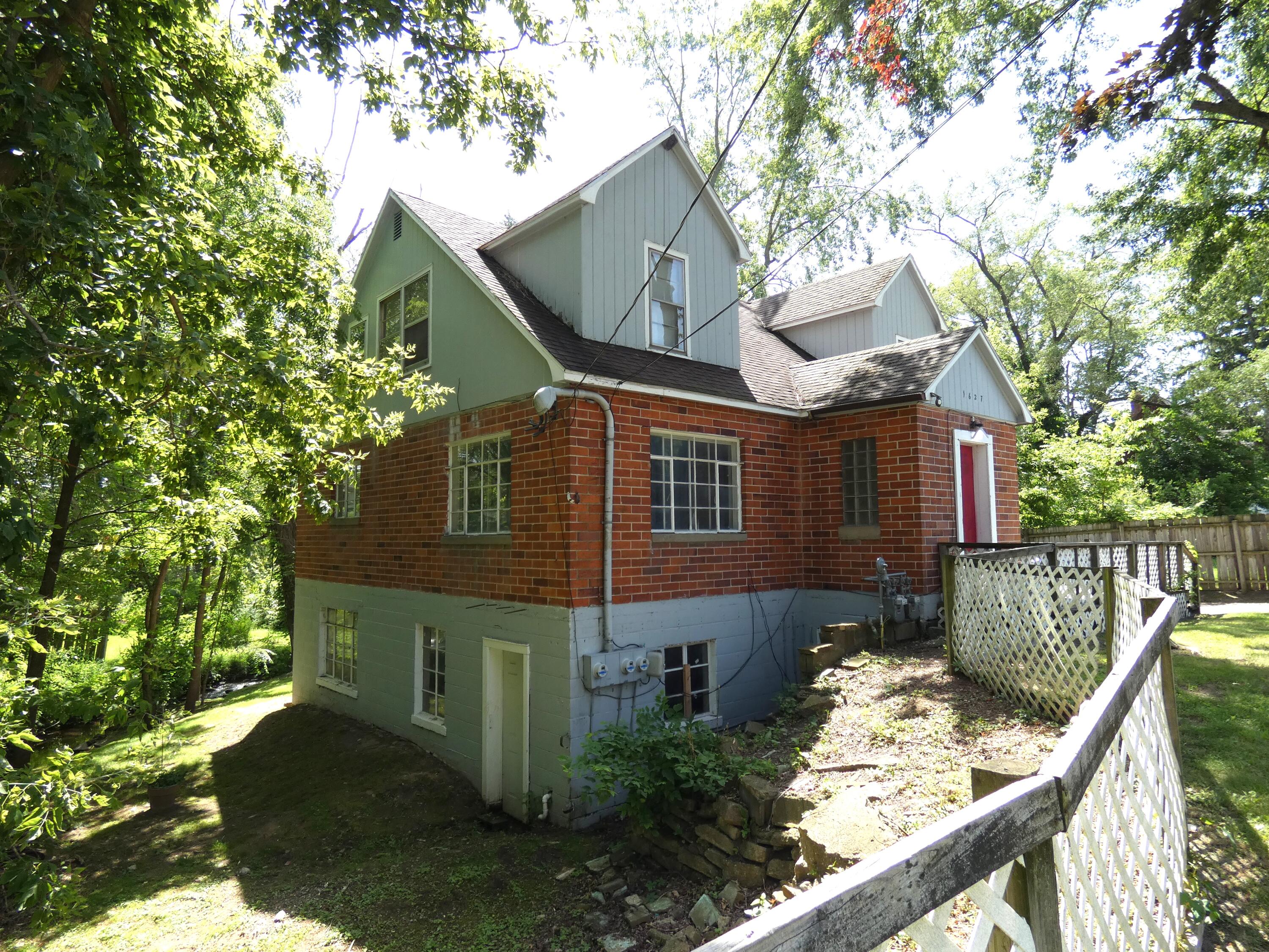 1627 Ogden Avenue Benton Harbor MI 49022