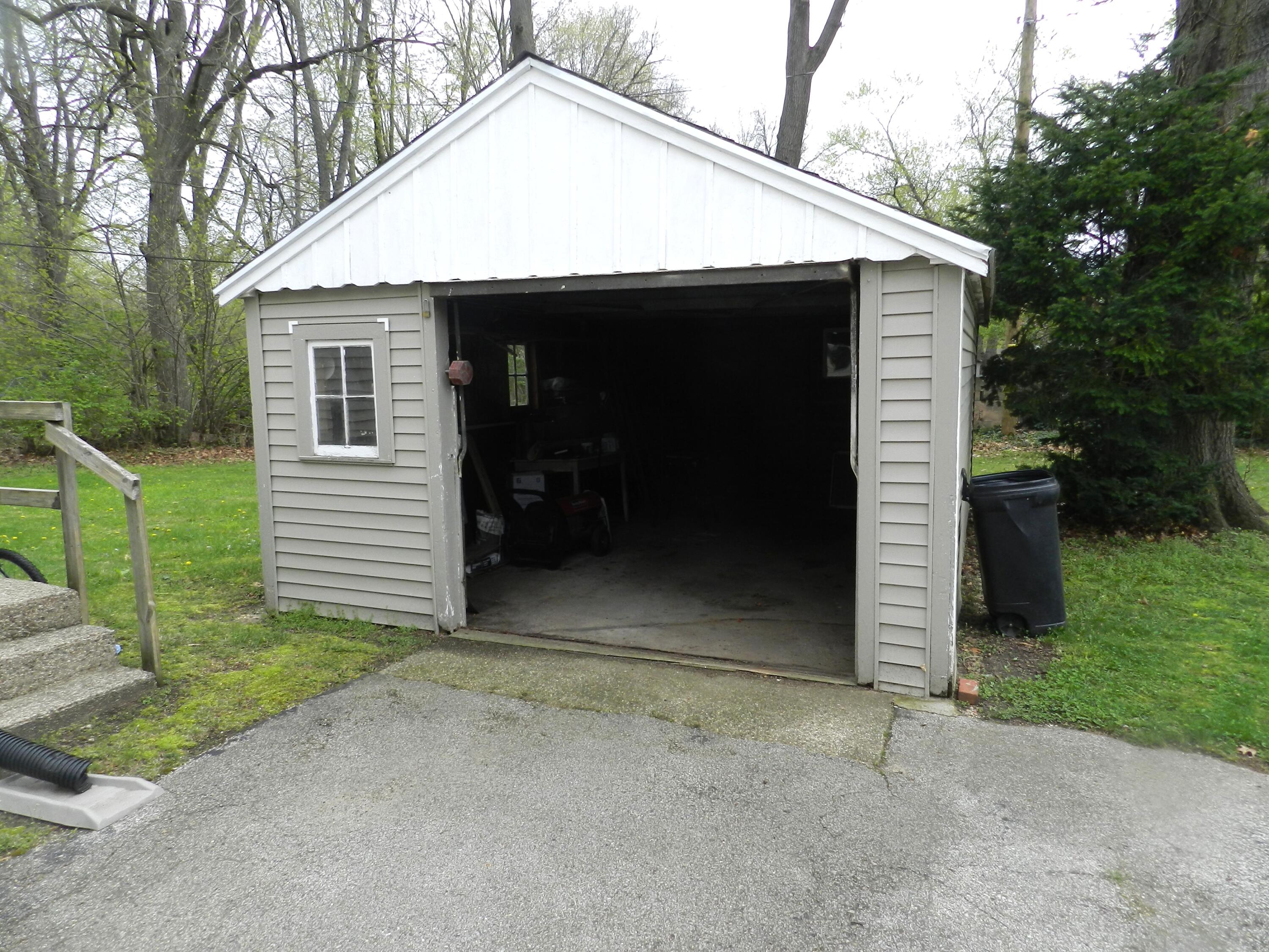 518 & 528 Chippewa Road Benton Harbor MI 49022