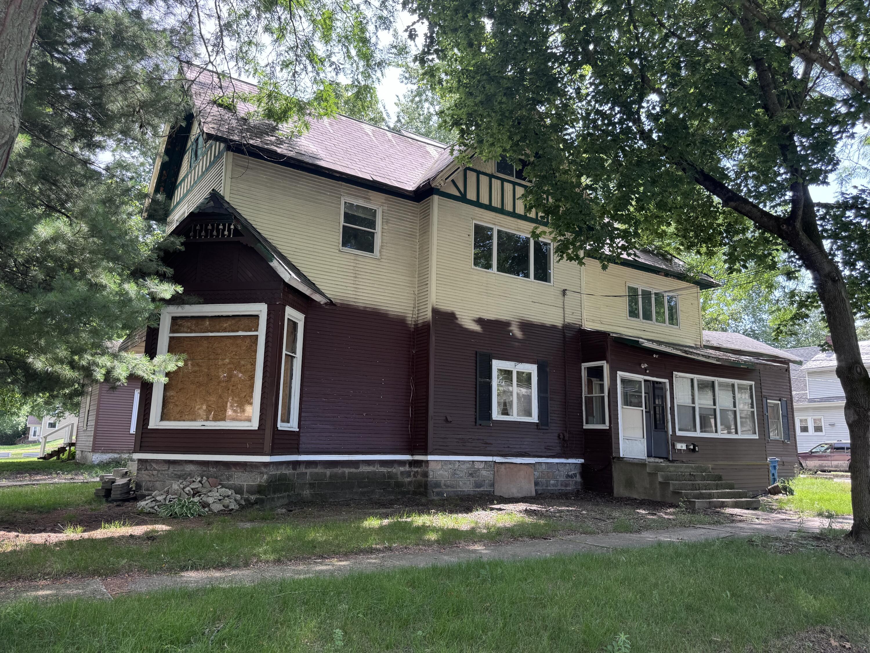 307 Orchard Street Dowagiac MI 49047