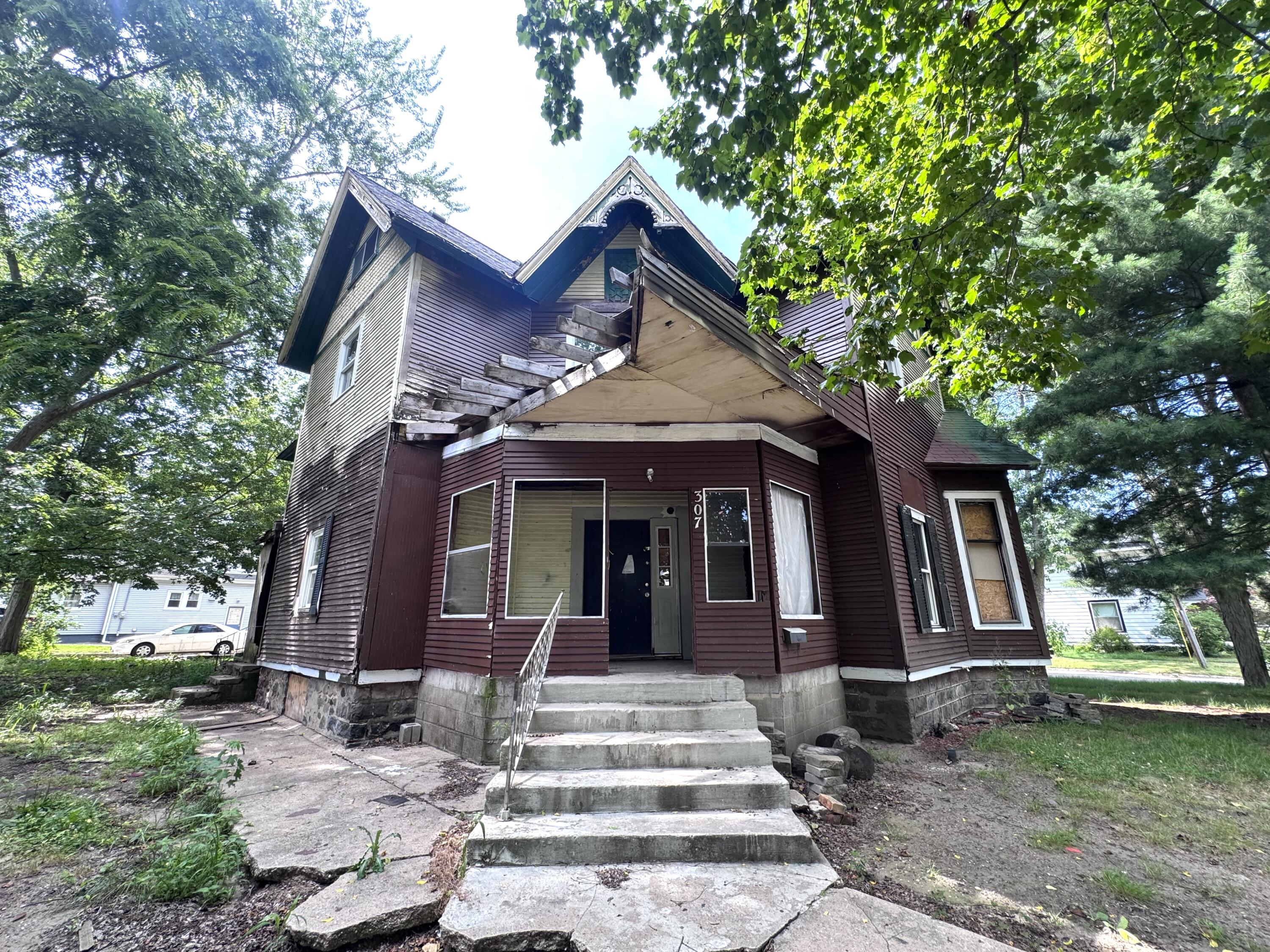 307 Orchard Street Dowagiac MI 49047