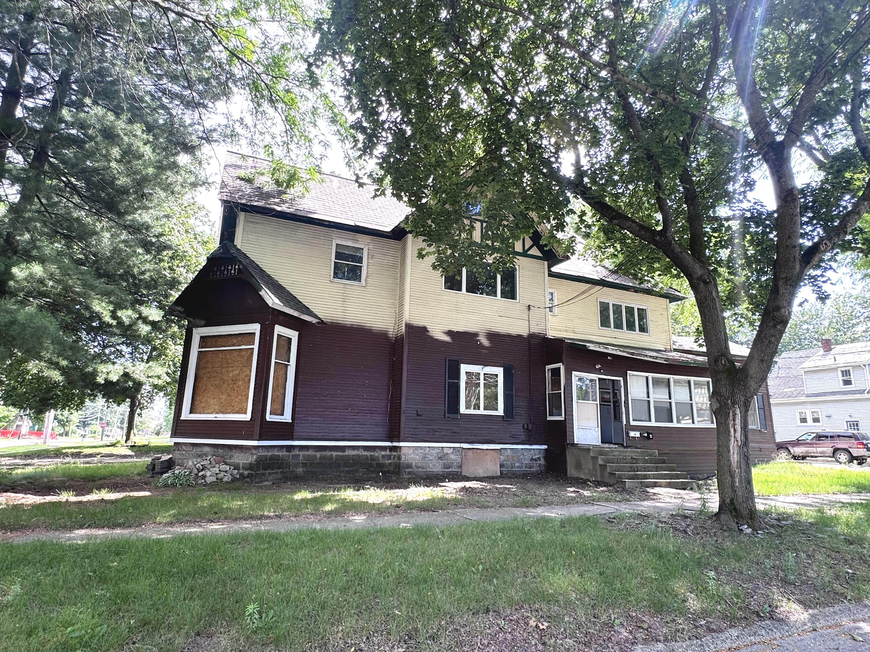 307 Orchard Street Dowagiac MI 49047