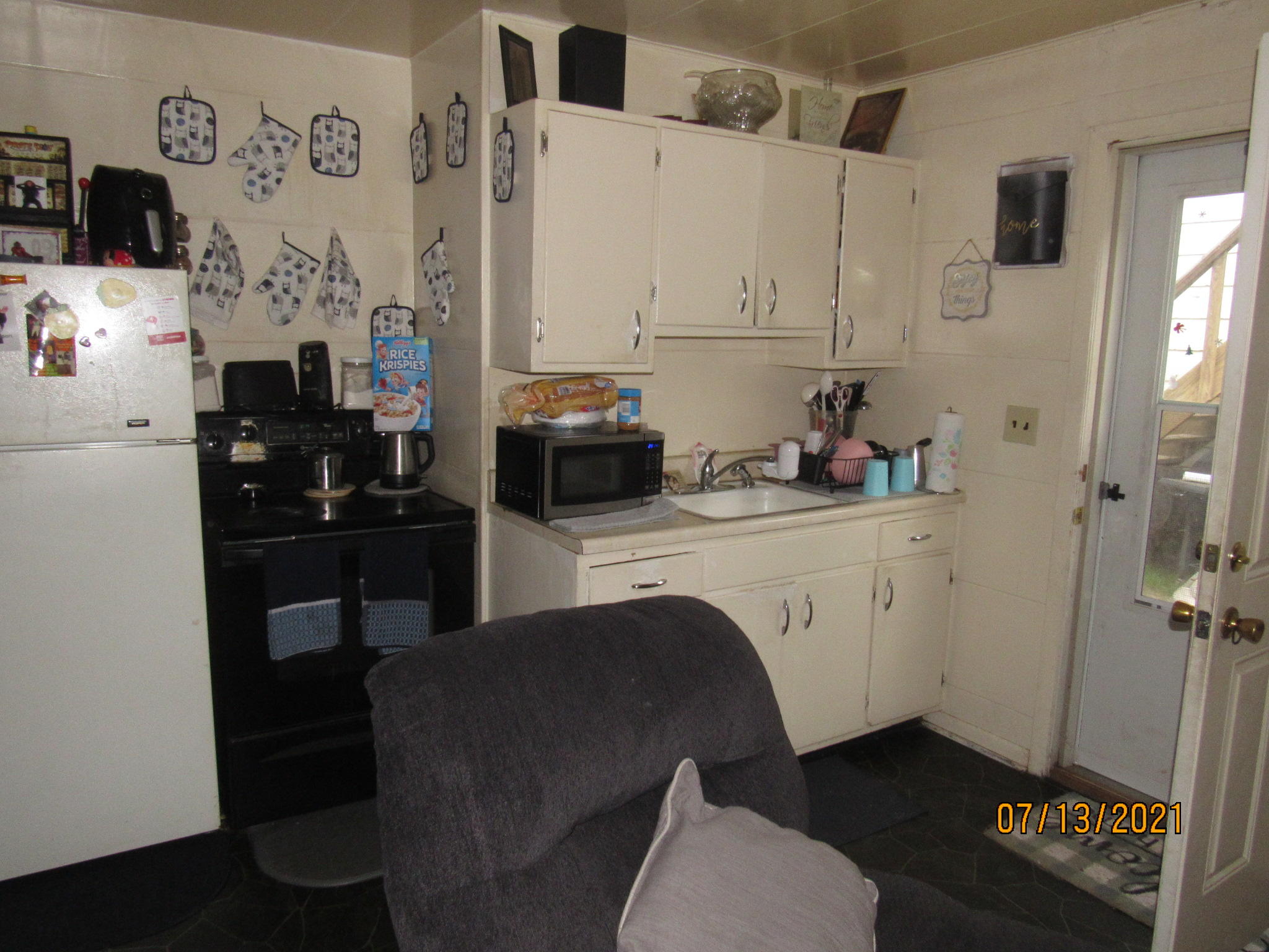 687 Mcguigan Avenue Benton Harbor MI 49022